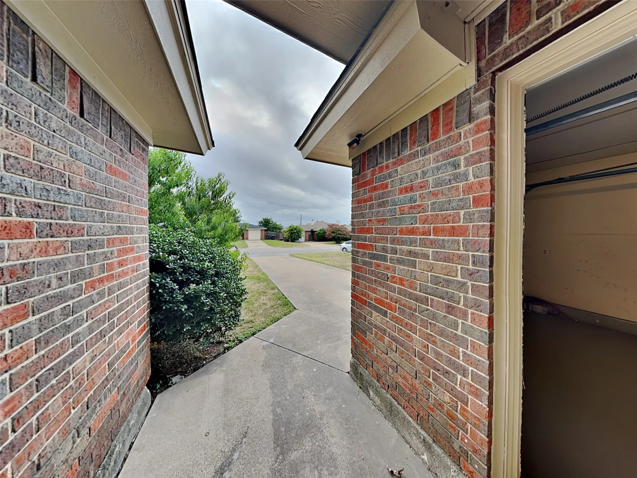 Single Family Residence For Rent in Tarrant County , 4509 Ebbtide Court, Fort Worth, Texas 76135, 3 Bedroom, 2 Bathroom, Garage spaces, 1,172 Sqft, built in 1993, mls#21383009, Real Estate Agent in Fort Worth, Homes For Rent in Tarrant county, Homes For Rent in Fort Worth, Realtor in Fort Worth Texas, Real Estate Brokerage Independent Realty Texas, Luminita Cordes Realtor