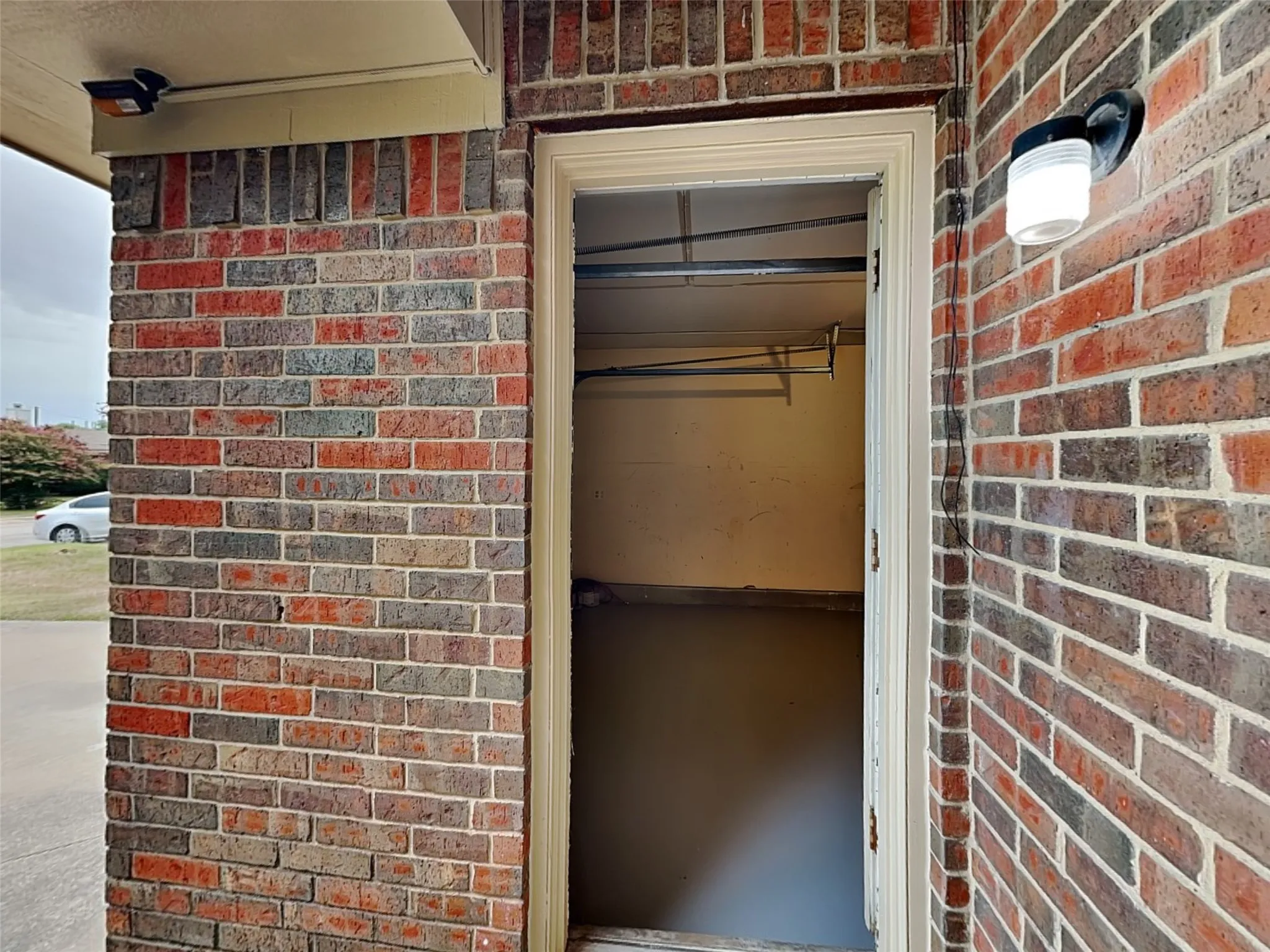 Single Family Residence For Rent in Tarrant County , 4509 Ebbtide Court, Fort Worth, Texas 76135, 3 Bedroom, 2 Bathroom, Garage spaces, 1,172 Sqft, built in 1993, mls#21383009, Real Estate Agent in Fort Worth, Homes For Rent in Tarrant county, Homes For Rent in Fort Worth, Realtor in Fort Worth Texas, Real Estate Brokerage Independent Realty Texas, Luminita Cordes Realtor