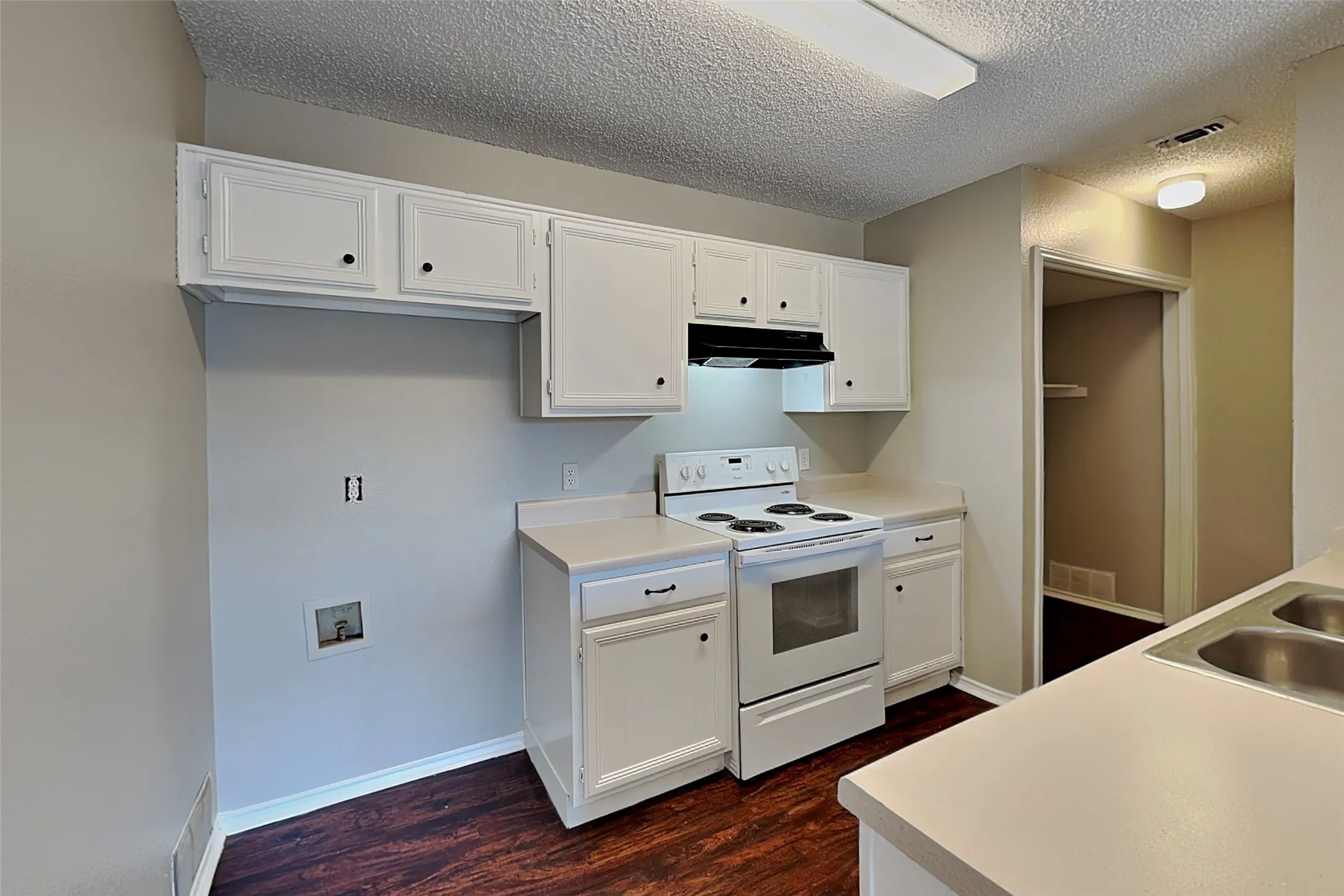 Single Family Residence For Rent in Tarrant County , 4509 Ebbtide Court, Fort Worth, Texas 76135, 3 Bedroom, 2 Bathroom, Garage spaces, 1,172 Sqft, built in 1993, mls#21383009, Real Estate Agent in Fort Worth, Homes For Rent in Tarrant county, Homes For Rent in Fort Worth, Realtor in Fort Worth Texas, Real Estate Brokerage Independent Realty Texas, Luminita Cordes Realtor