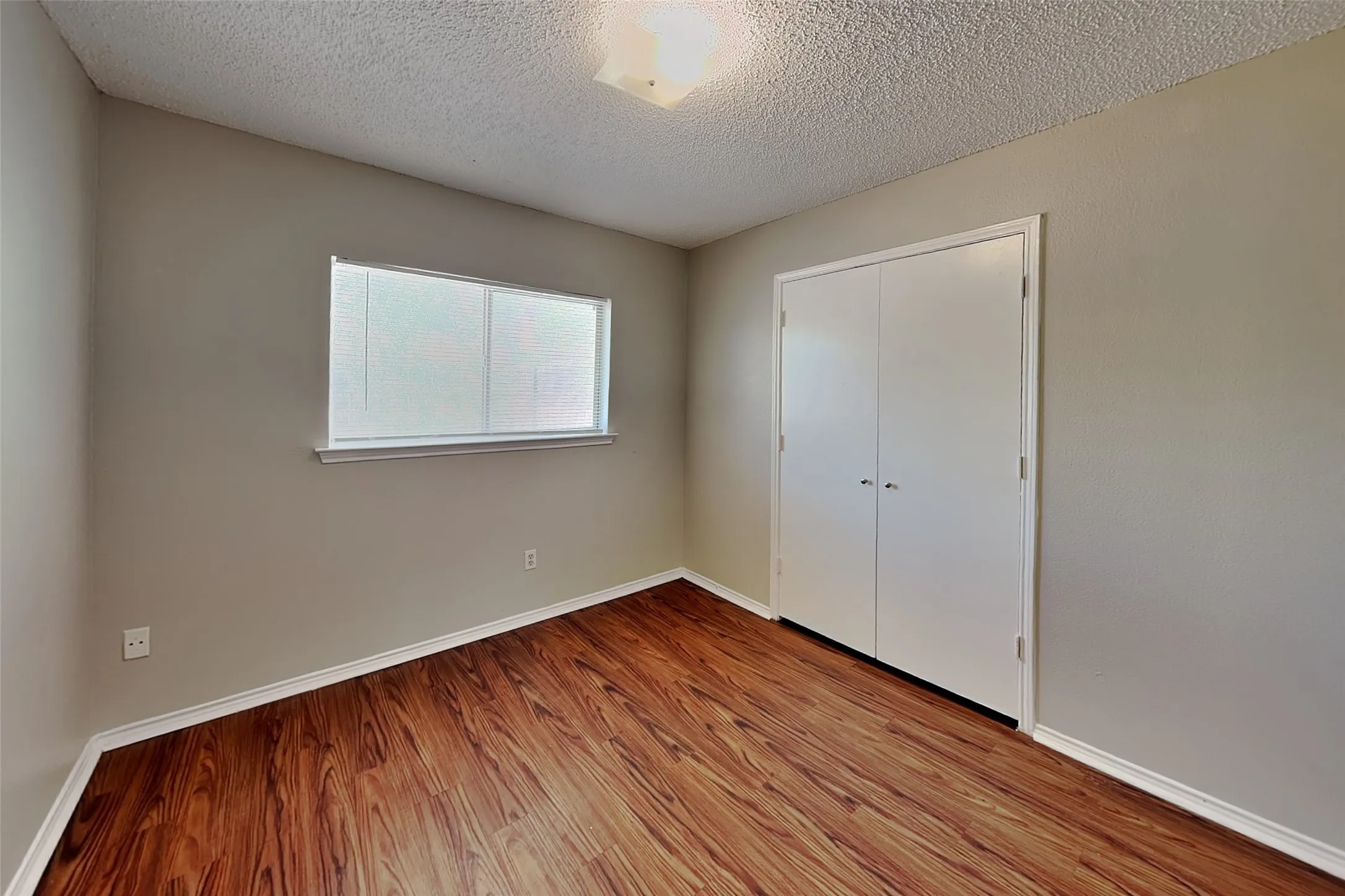 Single Family Residence For Rent in Tarrant County , 4509 Ebbtide Court, Fort Worth, Texas 76135, 3 Bedroom, 2 Bathroom, Garage spaces, 1,172 Sqft, built in 1993, mls#21383009, Real Estate Agent in Fort Worth, Homes For Rent in Tarrant county, Homes For Rent in Fort Worth, Realtor in Fort Worth Texas, Real Estate Brokerage Independent Realty Texas, Luminita Cordes Realtor