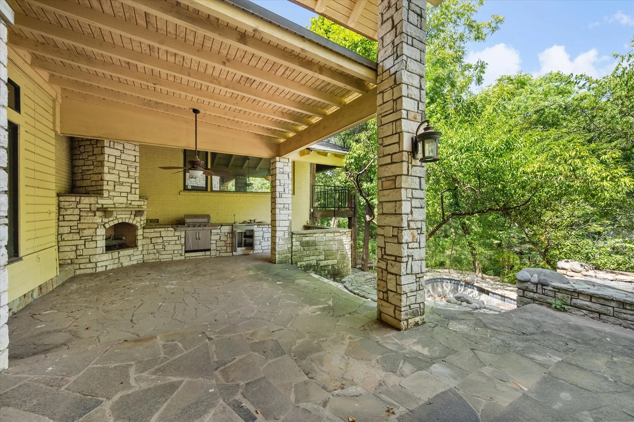 Improved Land For Sale in Tarrant County , 301 Crestwood Drive, Fort Worth, Texas 76107, 0, 0, Garage spaces, 0 Sqft, built in 1946, mls#21381773, Real Estate Agent in Fort Worth, Homes For Sale in Tarrant county, Homes For Sale in Fort Worth, Realtor in Fort Worth Texas, Real Estate Brokerage Independent Realty Texas, Luminita Cordes Realtor