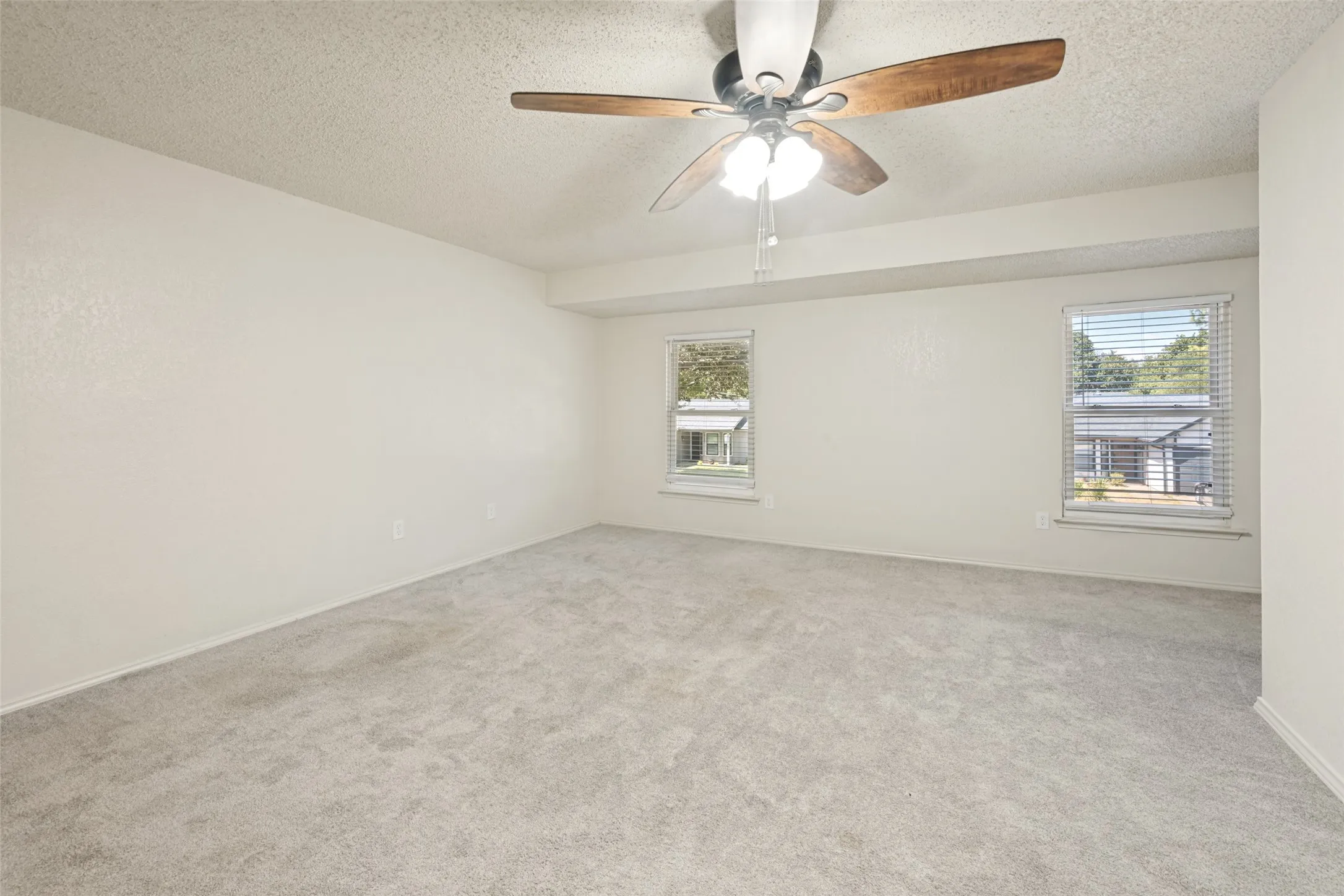 Third bedroom could be a second primary