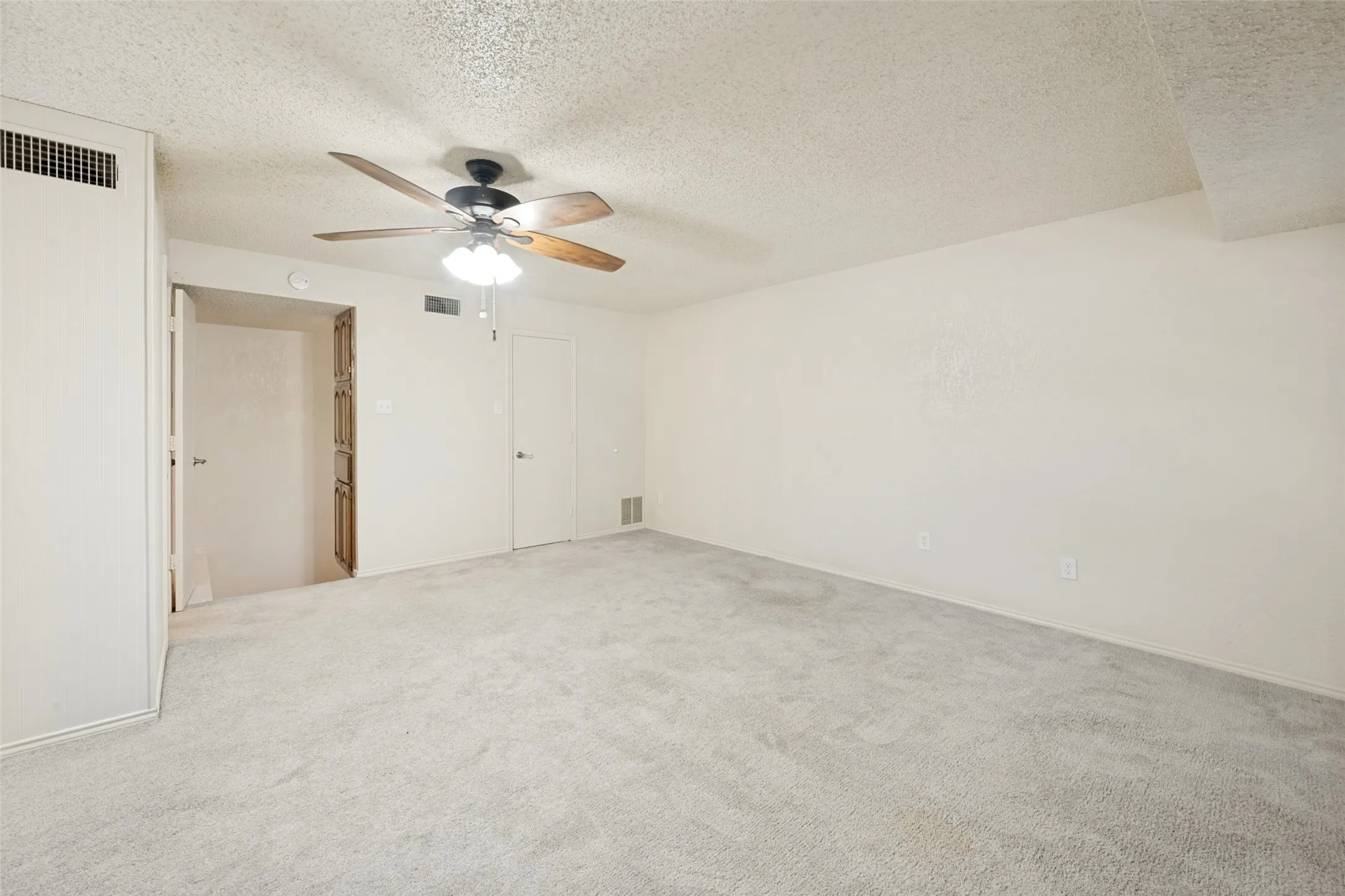 Third bedroom could be a second primary
