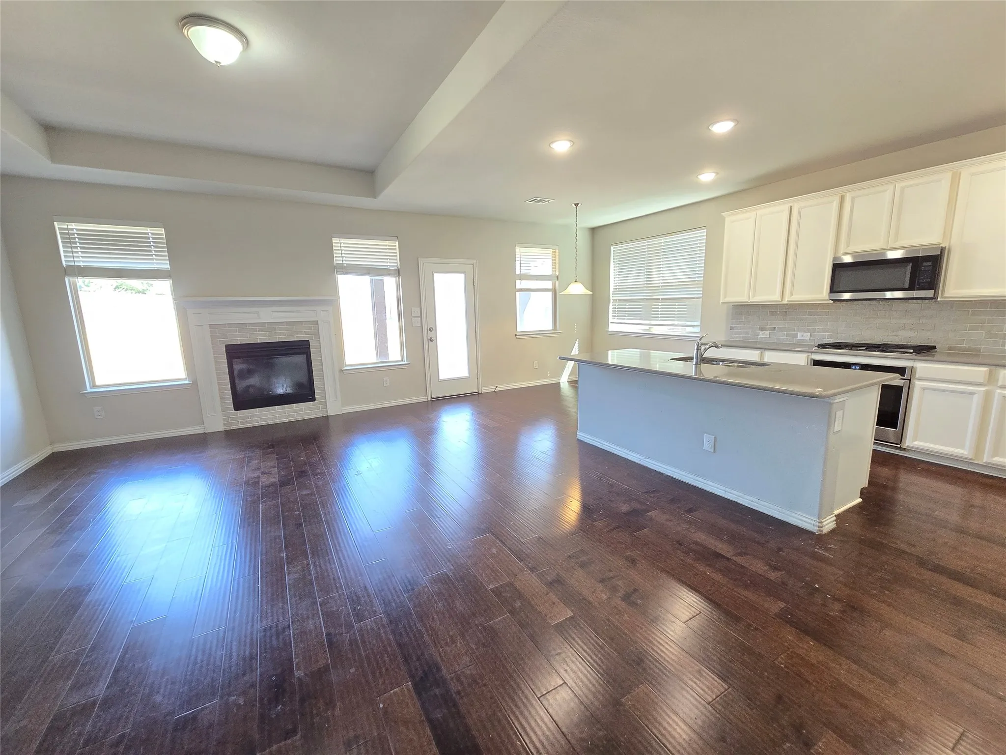 Single Family Residence For Rent in Kaufman County , 2009 Rosebury Lane, Forney, Texas 75126, 4 Bedroom, 4 Bathroom, 2 Garage spaces, 2,725 Sqft, built in 2019, mls#21383115, Real Estate Agent in Forney, Homes For Rent in Kaufman county, Homes For Rent in Forney, Realtor in Forney Texas, Real Estate Brokerage Independent Realty Texas, Luminita Cordes Realtor