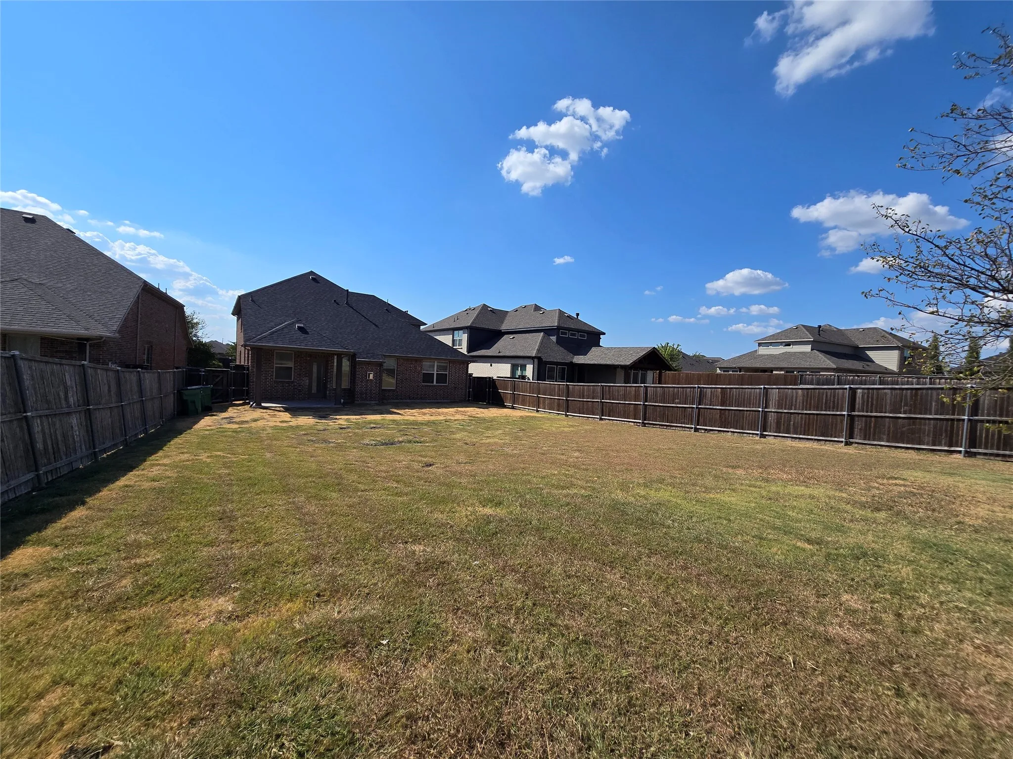 Single Family Residence For Rent in Kaufman County , 2009 Rosebury Lane, Forney, Texas 75126, 4 Bedroom, 4 Bathroom, 2 Garage spaces, 2,725 Sqft, built in 2019, mls#21383115, Real Estate Agent in Forney, Homes For Rent in Kaufman county, Homes For Rent in Forney, Realtor in Forney Texas, Real Estate Brokerage Independent Realty Texas, Luminita Cordes Realtor