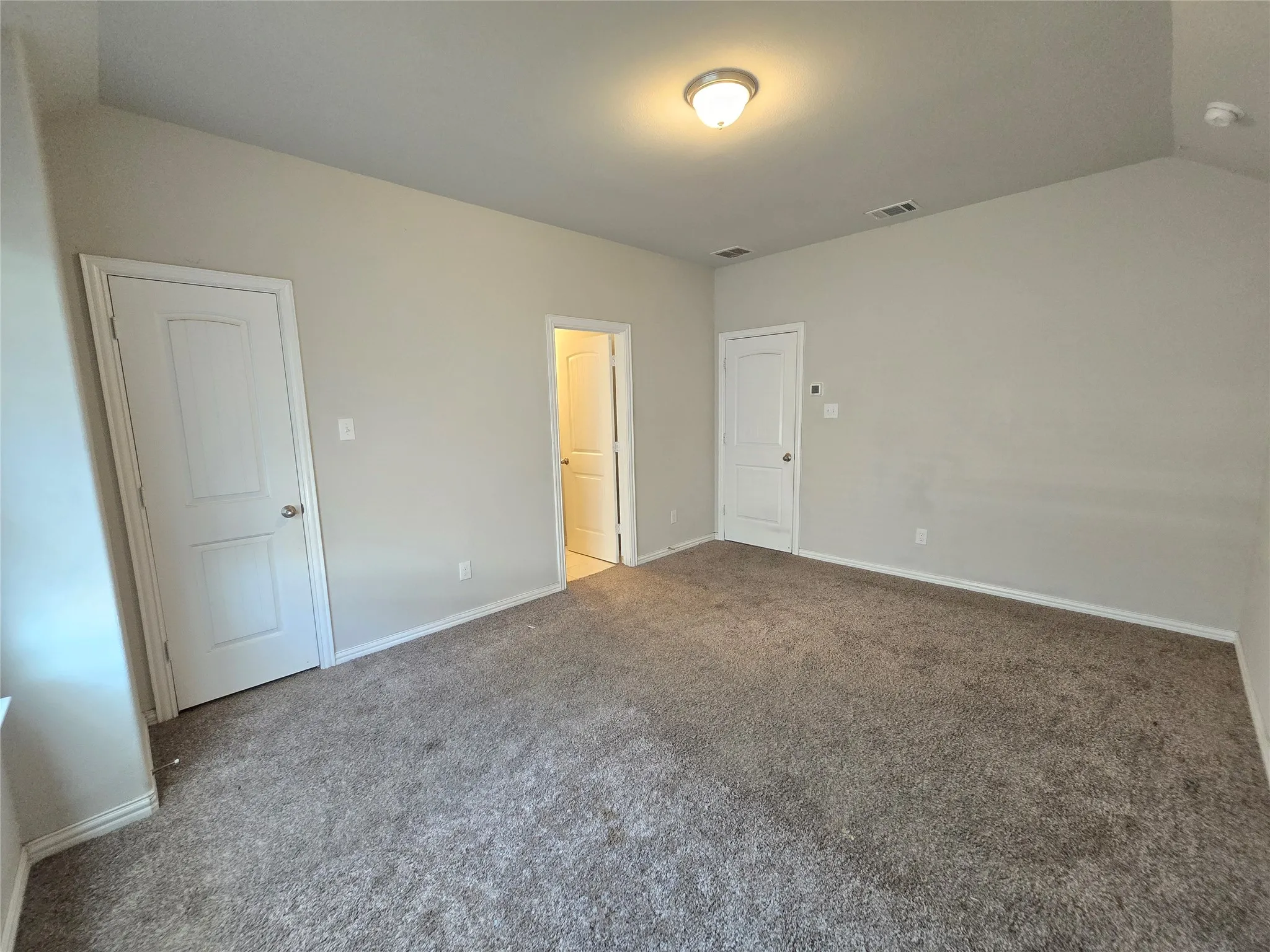 Single Family Residence For Rent in Kaufman County , 2009 Rosebury Lane, Forney, Texas 75126, 4 Bedroom, 4 Bathroom, 2 Garage spaces, 2,725 Sqft, built in 2019, mls#21383115, Real Estate Agent in Forney, Homes For Rent in Kaufman county, Homes For Rent in Forney, Realtor in Forney Texas, Real Estate Brokerage Independent Realty Texas, Luminita Cordes Realtor