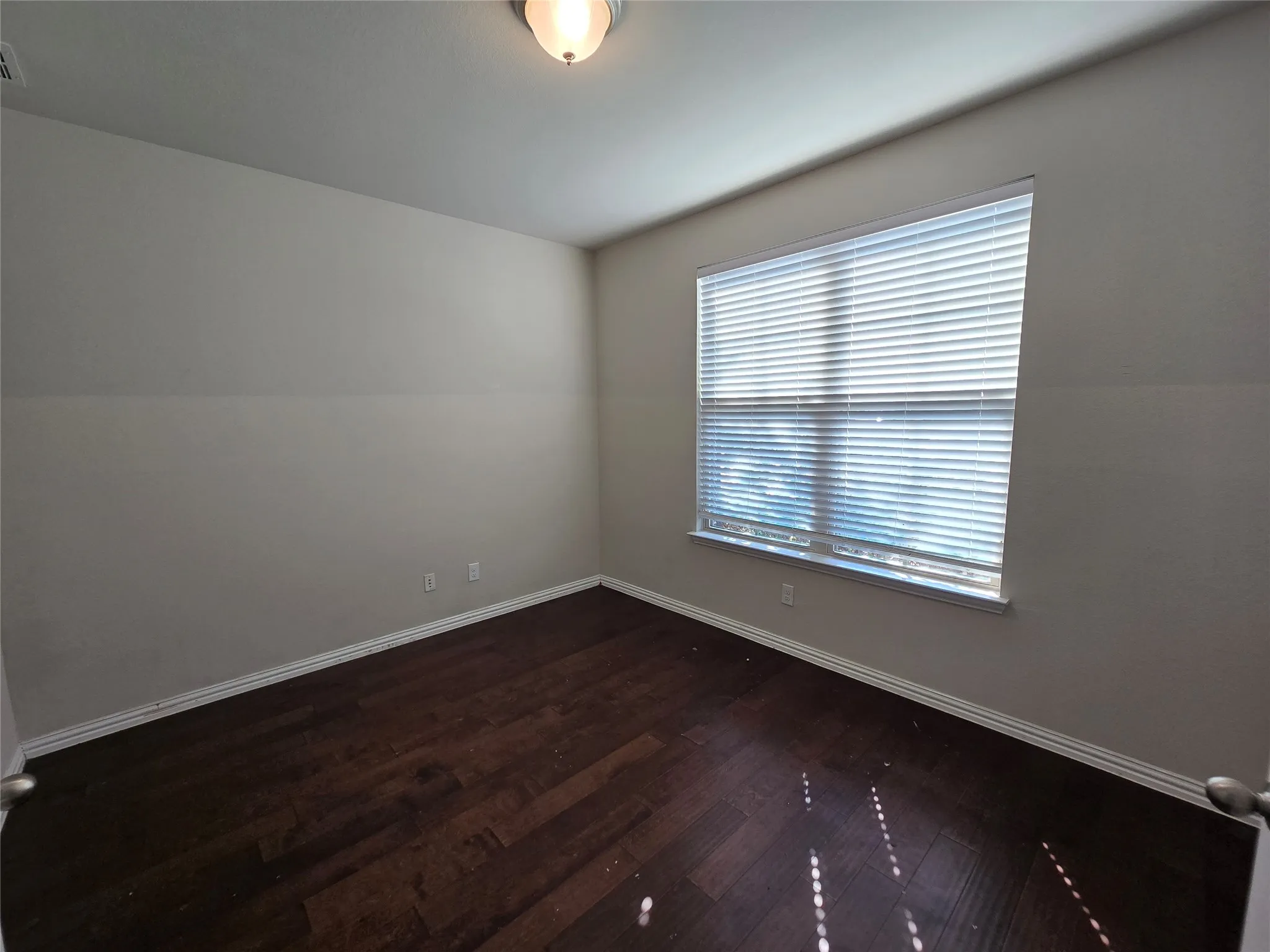 Single Family Residence For Rent in Kaufman County , 2009 Rosebury Lane, Forney, Texas 75126, 4 Bedroom, 4 Bathroom, 2 Garage spaces, 2,725 Sqft, built in 2019, mls#21383115, Real Estate Agent in Forney, Homes For Rent in Kaufman county, Homes For Rent in Forney, Realtor in Forney Texas, Real Estate Brokerage Independent Realty Texas, Luminita Cordes Realtor