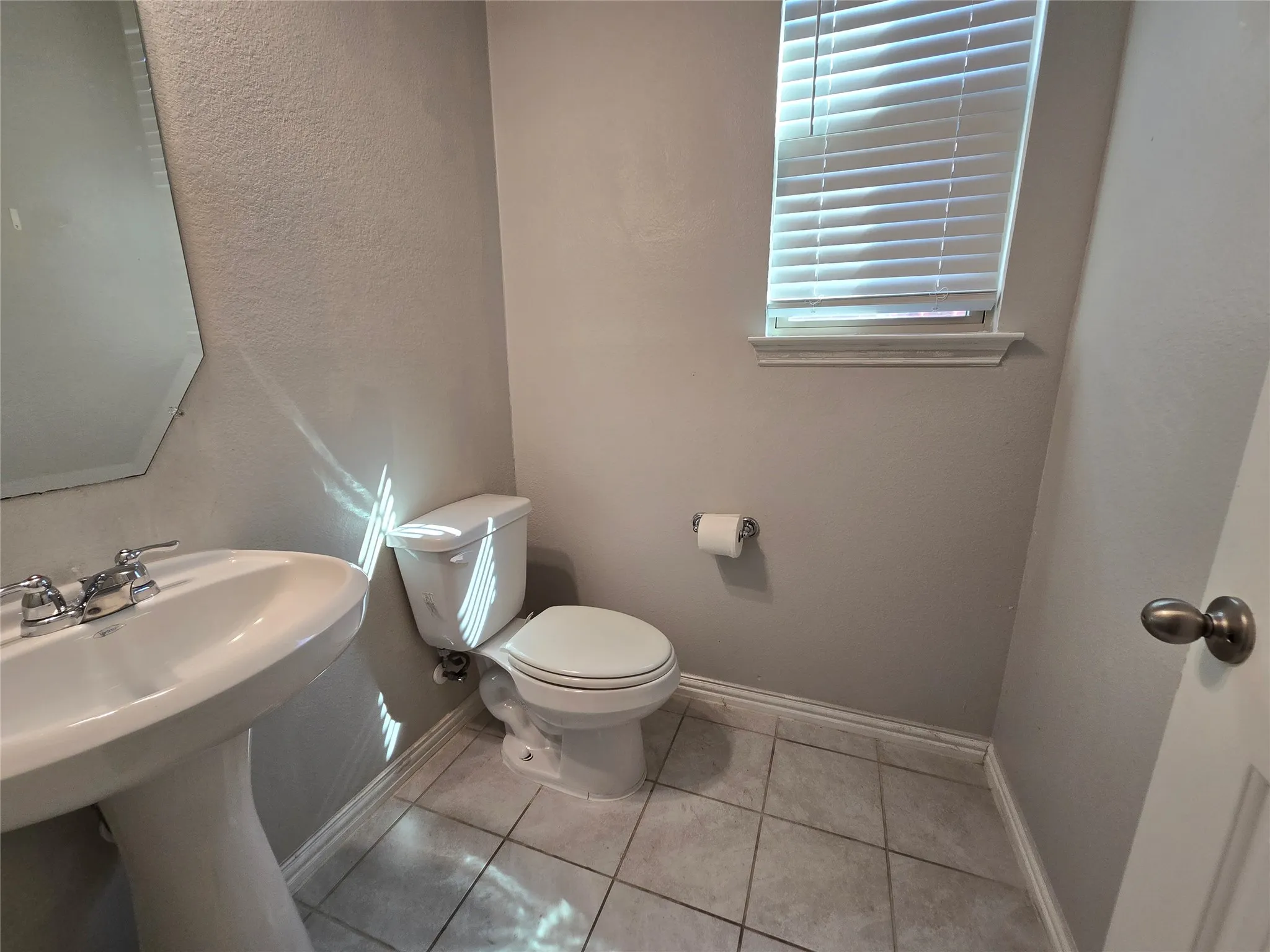 Single Family Residence For Rent in Kaufman County , 2009 Rosebury Lane, Forney, Texas 75126, 4 Bedroom, 4 Bathroom, 2 Garage spaces, 2,725 Sqft, built in 2019, mls#21383115, Real Estate Agent in Forney, Homes For Rent in Kaufman county, Homes For Rent in Forney, Realtor in Forney Texas, Real Estate Brokerage Independent Realty Texas, Luminita Cordes Realtor