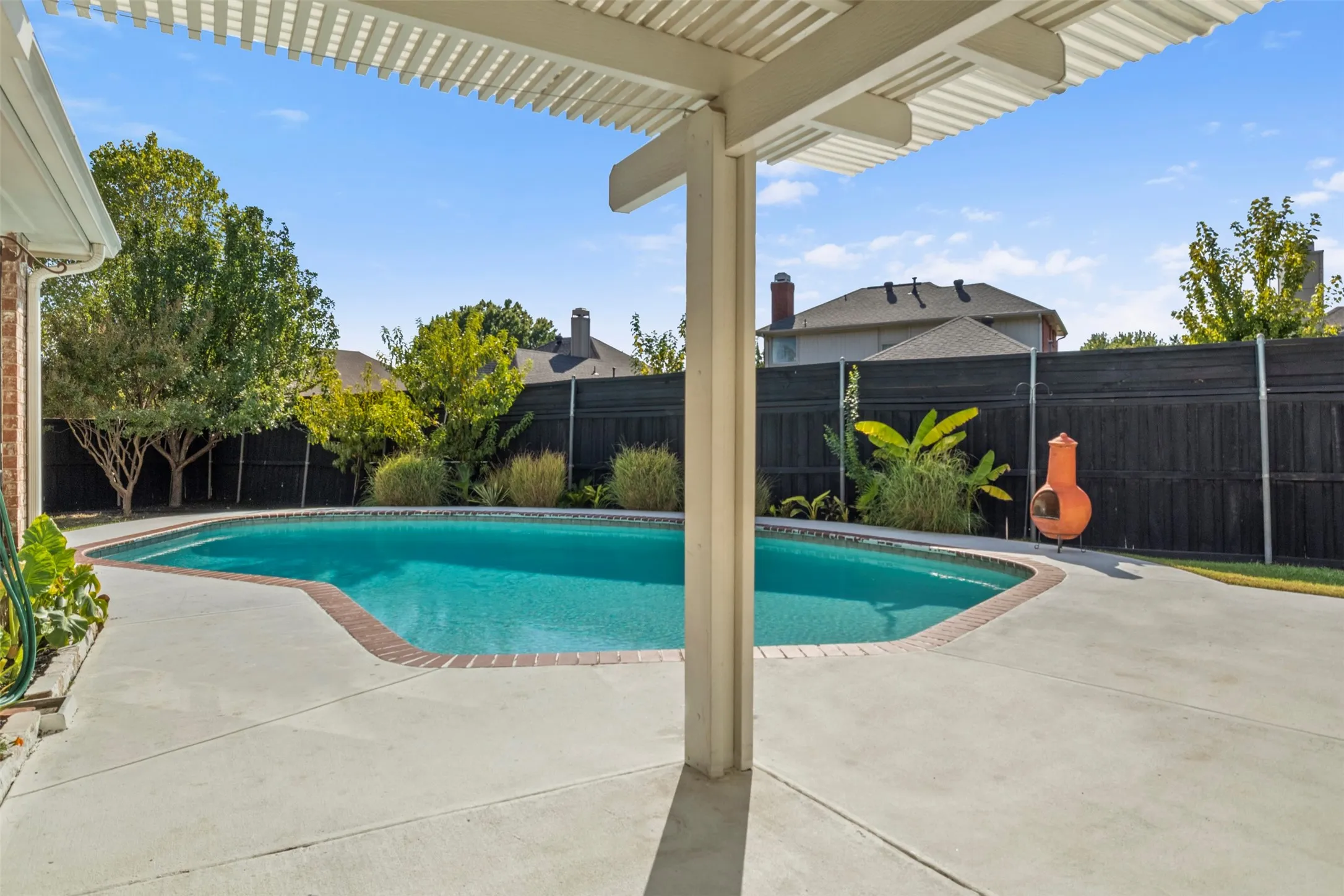 Single Family Residence For Sale in Collin County , 6217 Decatur Court, Frisco, Texas 75035, 3 Bedroom, 3 Bathroom, Garage spaces, 2,111 Sqft, built in 1994, mls#21380835, Real Estate Agent in Frisco, Homes For Sale in Collin county, Homes For Sale in Frisco, Realtor in Frisco Texas, Real Estate Brokerage Independent Realty Texas, Luminita Cordes Realtor
