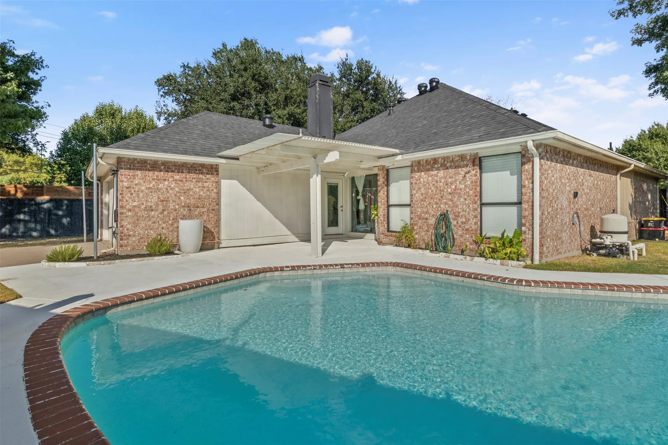 Single Family Residence For Sale in Collin County , 6217 Decatur Court, Frisco, Texas 75035, 3 Bedroom, 3 Bathroom, Garage spaces, 2,111 Sqft, built in 1994, mls#21380835, Real Estate Agent in Frisco, Homes For Sale in Collin county, Homes For Sale in Frisco, Realtor in Frisco Texas, Real Estate Brokerage Independent Realty Texas, Luminita Cordes Realtor