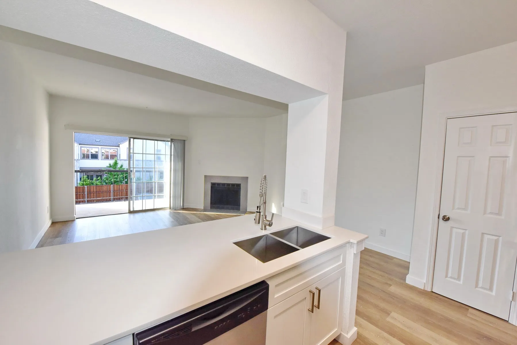 Condominium For Rent in Dallas County , 3701 Cedarplaza Lane 208, Dallas, Texas 75209, 1 Bedroom, 1 Bathroom, Garage spaces, 661 Sqft, built in 1986, mls#21383118, Real Estate Agent in Dallas, Homes For Rent in Dallas county, Homes For Rent in Dallas, Realtor in Dallas Texas, Real Estate Brokerage Independent Realty Texas, Luminita Cordes Realtor