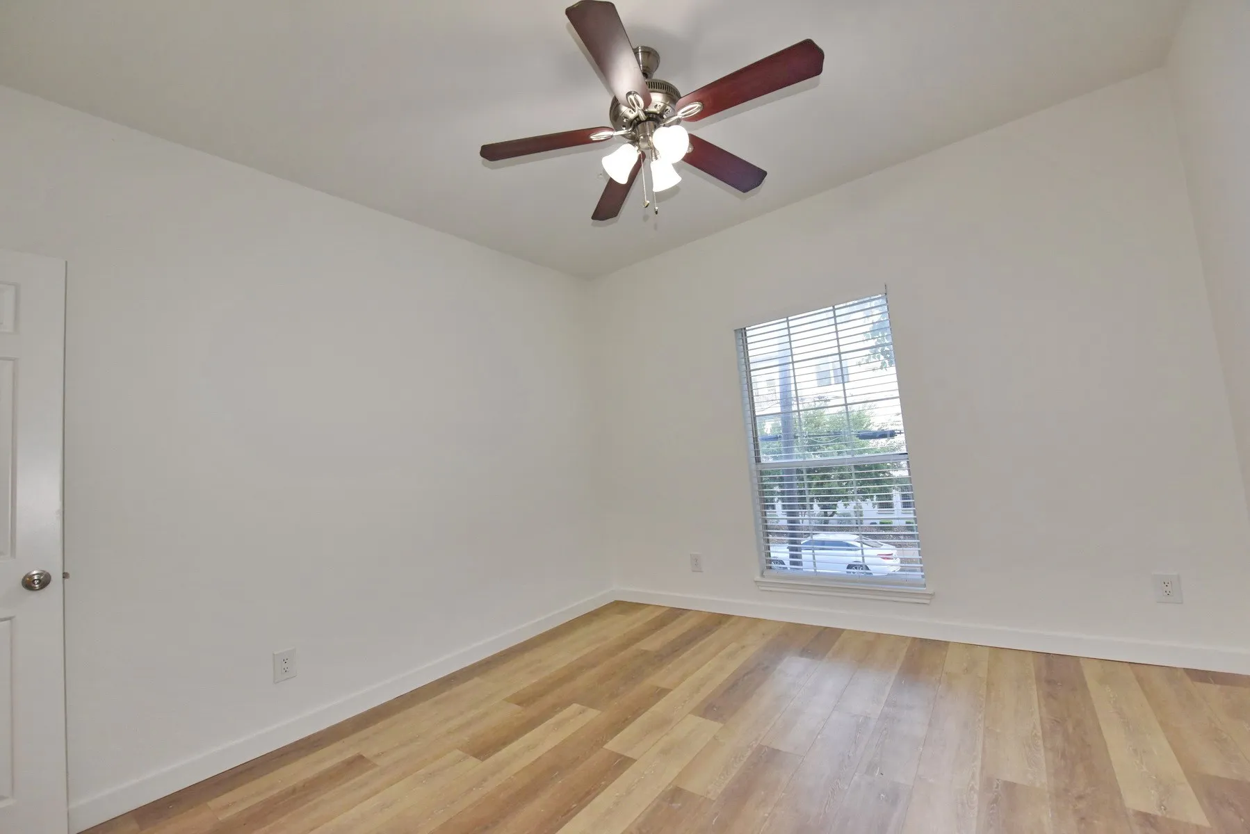 Condominium For Rent in Dallas County , 3701 Cedarplaza Lane 208, Dallas, Texas 75209, 1 Bedroom, 1 Bathroom, Garage spaces, 661 Sqft, built in 1986, mls#21383118, Real Estate Agent in Dallas, Homes For Rent in Dallas county, Homes For Rent in Dallas, Realtor in Dallas Texas, Real Estate Brokerage Independent Realty Texas, Luminita Cordes Realtor