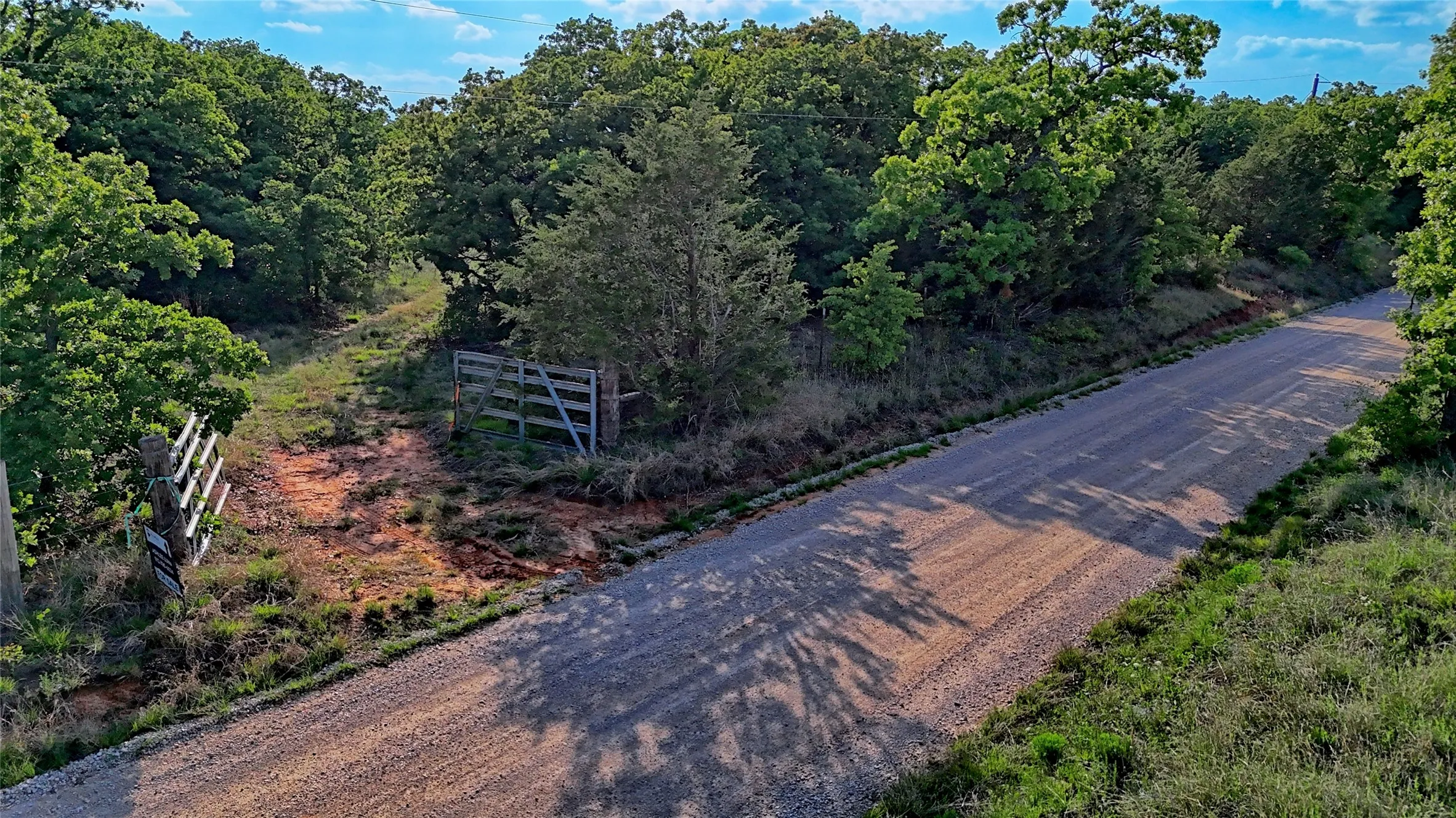 Entrance to 3952 Lake Valley RD