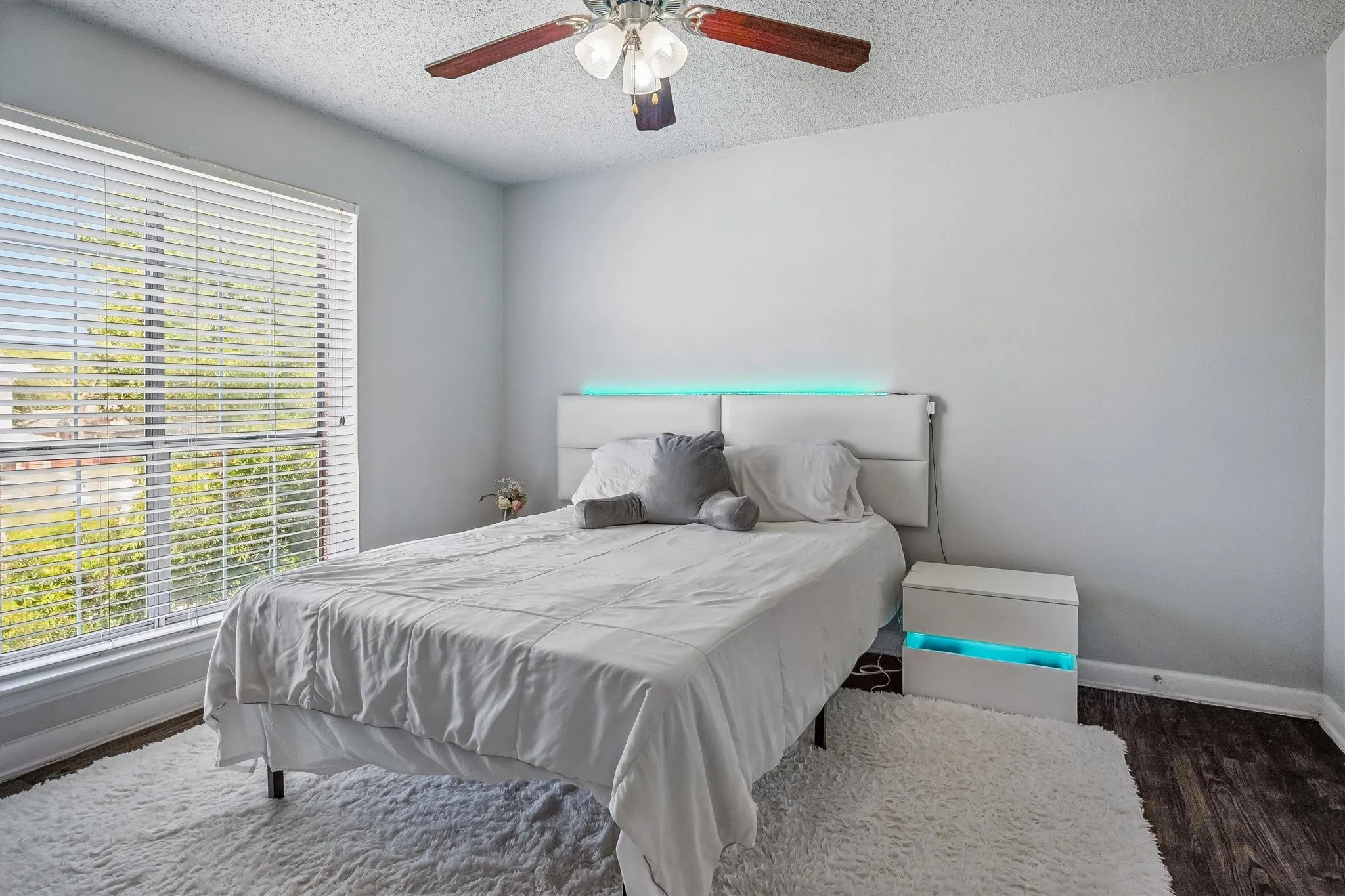 Condominium For Sale in Dallas County , 4502 Gaston Avenue 320, Dallas, Texas 75246, 1 Bedroom, 1 Bathroom, Garage spaces, 567 Sqft, built in 1984, mls#21363195, Real Estate Agent in Dallas, Homes For Sale in Dallas county, Homes For Sale in Dallas, Realtor in Dallas Texas, Real Estate Brokerage Independent Realty Texas, Luminita Cordes Realtor