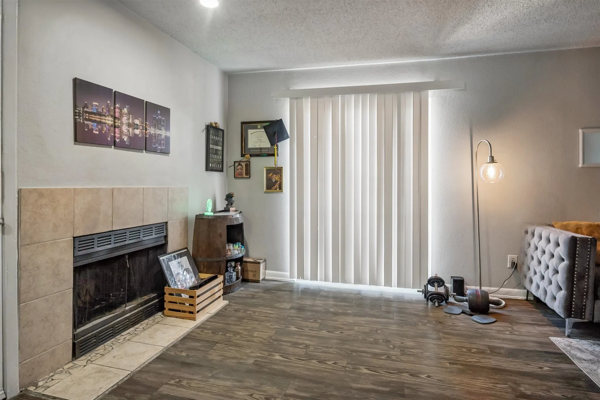 Condominium For Sale in Dallas County , 4502 Gaston Avenue 320, Dallas, Texas 75246, 1 Bedroom, 1 Bathroom, Garage spaces, 567 Sqft, built in 1984, mls#21363195, Real Estate Agent in Dallas, Homes For Sale in Dallas county, Homes For Sale in Dallas, Realtor in Dallas Texas, Real Estate Brokerage Independent Realty Texas, Luminita Cordes Realtor