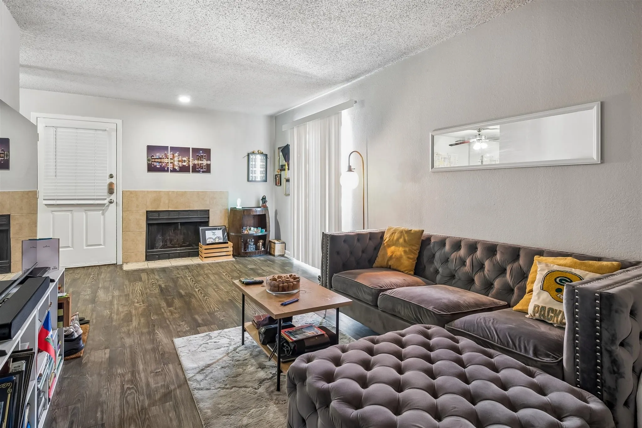 Condominium For Sale in Dallas County , 4502 Gaston Avenue 320, Dallas, Texas 75246, 1 Bedroom, 1 Bathroom, Garage spaces, 567 Sqft, built in 1984, mls#21363195, Real Estate Agent in Dallas, Homes For Sale in Dallas county, Homes For Sale in Dallas, Realtor in Dallas Texas, Real Estate Brokerage Independent Realty Texas, Luminita Cordes Realtor