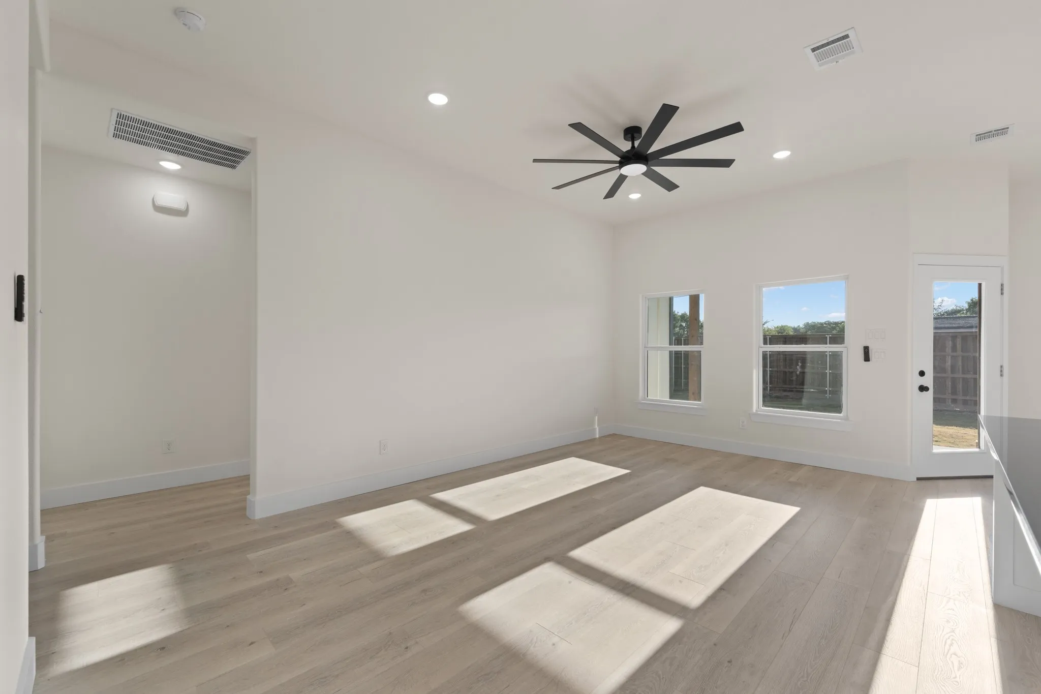 Single Family Residence For Sale in Hood County , 5431 arrowhead Drive, Granbury, Texas 76048, 3 Bedroom, 2 Bathroom, 2 Garage spaces, 1,650 Sqft, built in 2026, mls#21377232, Real Estate Agent in Granbury, Homes For Sale in Hood county, Homes For Sale in Granbury, Realtor in Granbury Texas, Real Estate Brokerage Independent Realty Texas, Luminita Cordes Realtor
