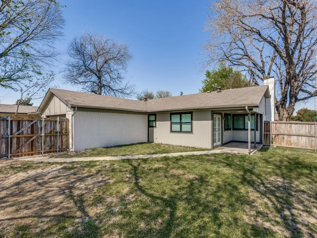 Single Family Residence For Rent in Dallas County , 1242 Delores Drive, Garland, Texas 75040, 3 Bedroom, 2 Bathroom, 2 Garage spaces, 1,438 Sqft, built in 1973, mls#21383140, Real Estate Agent in Garland, Homes For Rent in Dallas county, Homes For Rent in Garland, Realtor in Garland Texas, Real Estate Brokerage Independent Realty Texas, Luminita Cordes Realtor