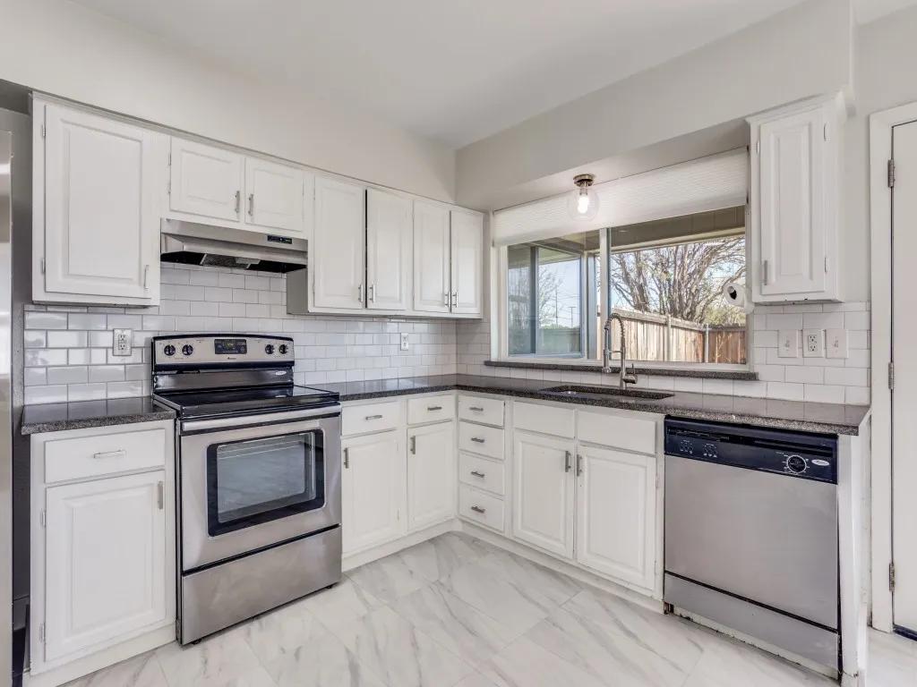 Single Family Residence For Rent in Dallas County , 1242 Delores Drive, Garland, Texas 75040, 3 Bedroom, 2 Bathroom, 2 Garage spaces, 1,438 Sqft, built in 1973, mls#21383140, Real Estate Agent in Garland, Homes For Rent in Dallas county, Homes For Rent in Garland, Realtor in Garland Texas, Real Estate Brokerage Independent Realty Texas, Luminita Cordes Realtor
