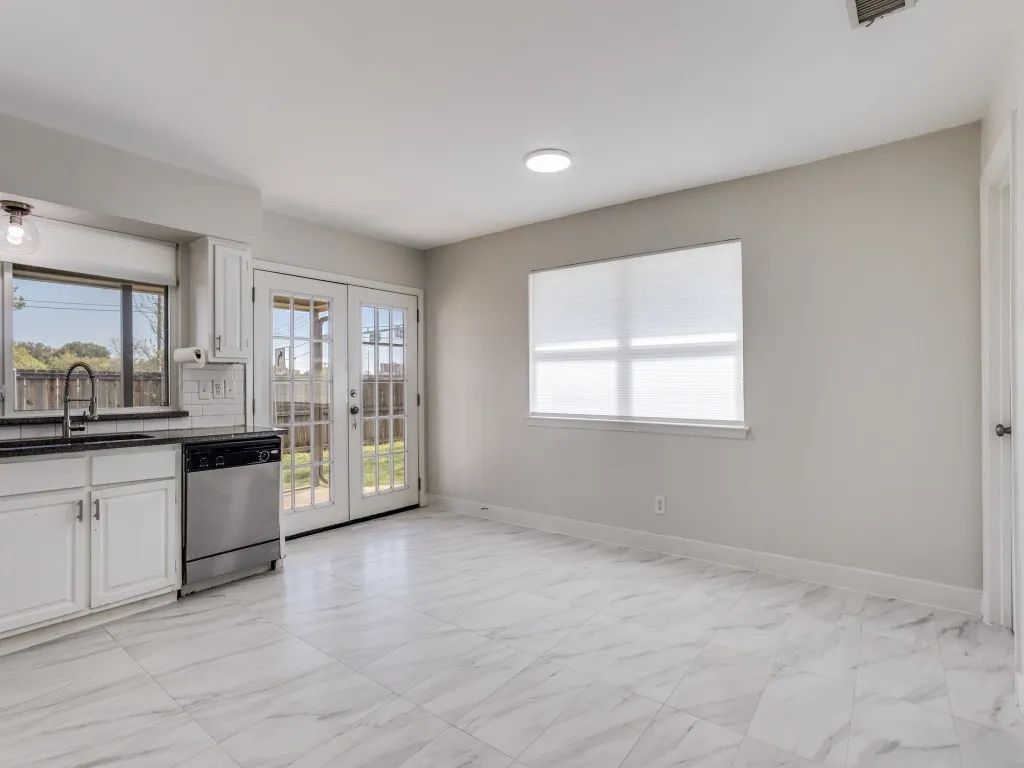 Single Family Residence For Rent in Dallas County , 1242 Delores Drive, Garland, Texas 75040, 3 Bedroom, 2 Bathroom, 2 Garage spaces, 1,438 Sqft, built in 1973, mls#21383140, Real Estate Agent in Garland, Homes For Rent in Dallas county, Homes For Rent in Garland, Realtor in Garland Texas, Real Estate Brokerage Independent Realty Texas, Luminita Cordes Realtor