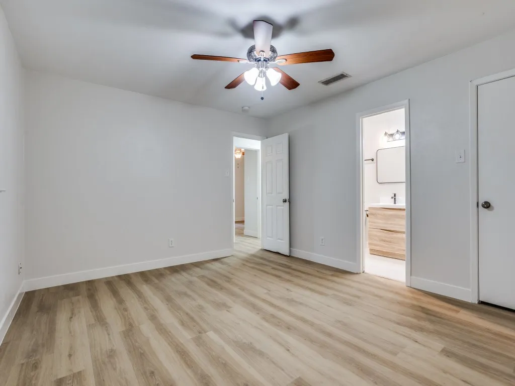 Single Family Residence For Rent in Dallas County , 1242 Delores Drive, Garland, Texas 75040, 3 Bedroom, 2 Bathroom, 2 Garage spaces, 1,438 Sqft, built in 1973, mls#21383140, Real Estate Agent in Garland, Homes For Rent in Dallas county, Homes For Rent in Garland, Realtor in Garland Texas, Real Estate Brokerage Independent Realty Texas, Luminita Cordes Realtor
