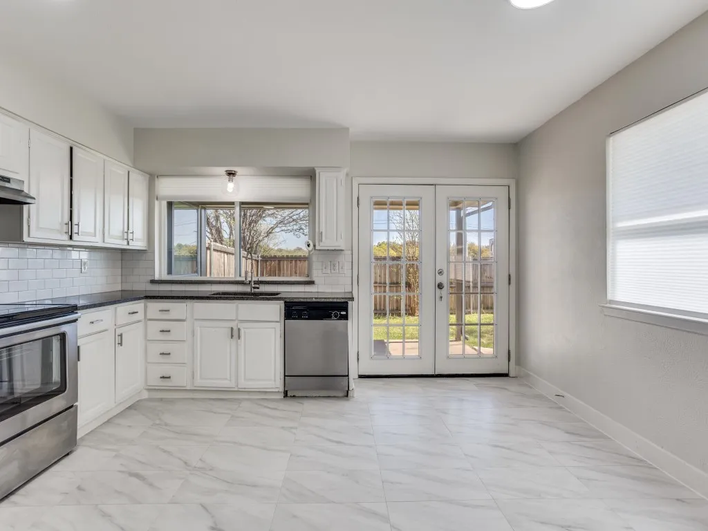 Single Family Residence For Rent in Dallas County , 1242 Delores Drive, Garland, Texas 75040, 3 Bedroom, 2 Bathroom, 2 Garage spaces, 1,438 Sqft, built in 1973, mls#21383140, Real Estate Agent in Garland, Homes For Rent in Dallas county, Homes For Rent in Garland, Realtor in Garland Texas, Real Estate Brokerage Independent Realty Texas, Luminita Cordes Realtor