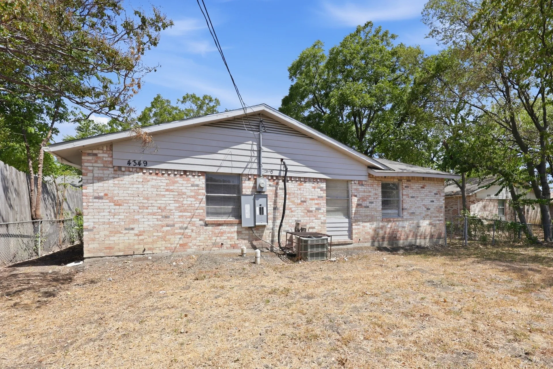 Single Family Residence For Rent in Dallas County , 4349 Chestnut Drive, Mesquite, Texas 75150, 4 Bedroom, 2 Bathroom, 2 Garage spaces, 1,378 Sqft, built in 1960, mls#21383138, Real Estate Agent in Mesquite, Homes For Rent in Dallas county, Homes For Rent in Mesquite, Realtor in Mesquite Texas, Real Estate Brokerage Independent Realty Texas, Luminita Cordes Realtor