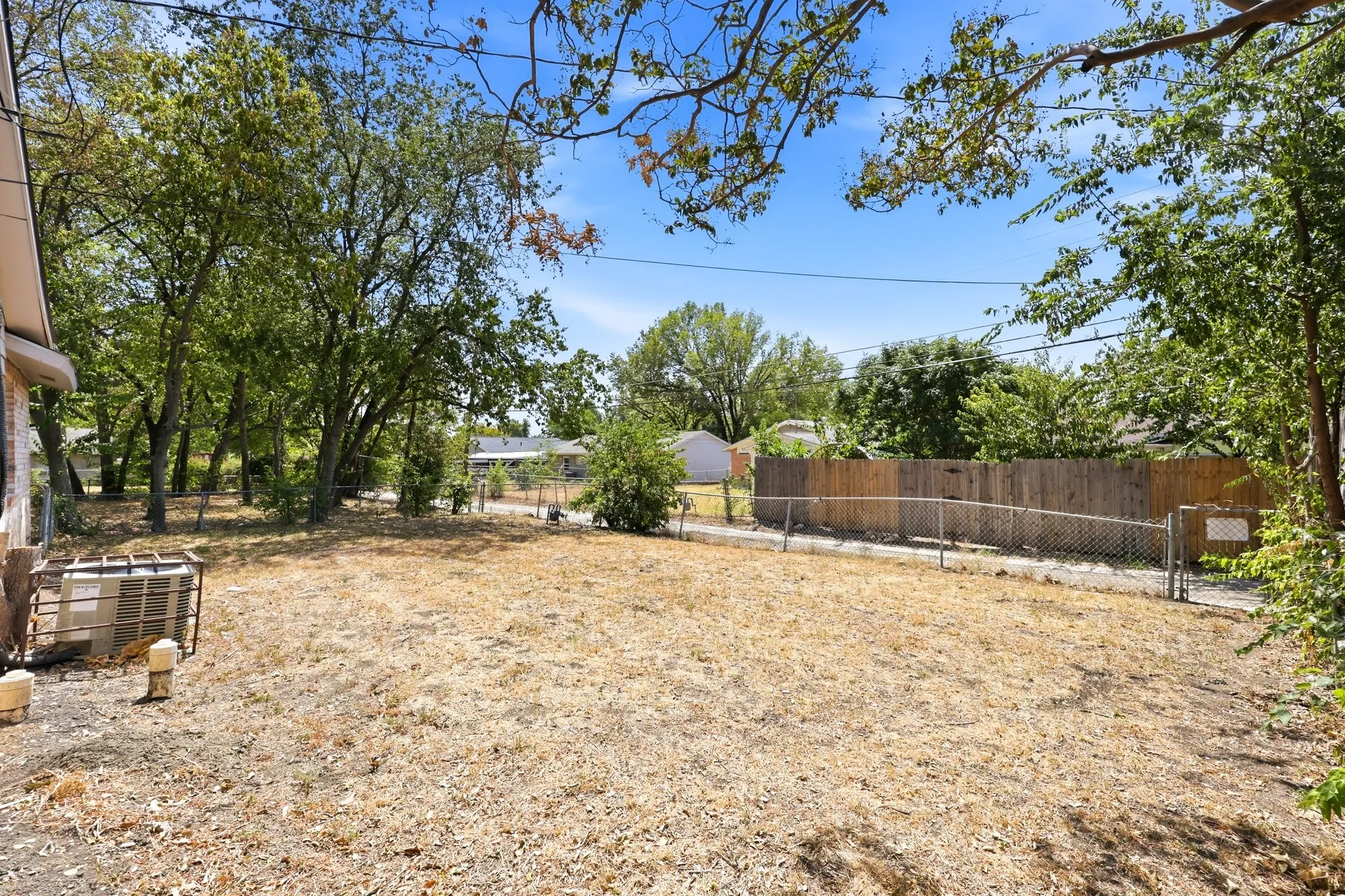 Single Family Residence For Rent in Dallas County , 4349 Chestnut Drive, Mesquite, Texas 75150, 4 Bedroom, 2 Bathroom, 2 Garage spaces, 1,378 Sqft, built in 1960, mls#21383138, Real Estate Agent in Mesquite, Homes For Rent in Dallas county, Homes For Rent in Mesquite, Realtor in Mesquite Texas, Real Estate Brokerage Independent Realty Texas, Luminita Cordes Realtor