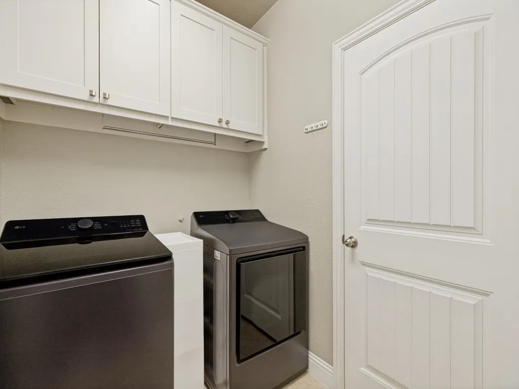Single Family Residence For Sale in Collin County , 3717 Cobblecreek Drive, Mc Kinney, Texas 75070, 3 Bedroom, 3 Bathroom, 2 Garage spaces, 1,899 Sqft, built in 2015, mls#21382947, Real Estate Agent in Mc Kinney, Homes For Sale in Collin county, Homes For Sale in Mc Kinney, Realtor in Mc Kinney Texas, Real Estate Brokerage Independent Realty Texas, Luminita Cordes Realtor