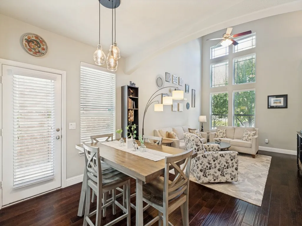 Single Family Residence For Sale in Collin County , 3717 Cobblecreek Drive, Mc Kinney, Texas 75070, 3 Bedroom, 3 Bathroom, 2 Garage spaces, 1,899 Sqft, built in 2015, mls#21382947, Real Estate Agent in Mc Kinney, Homes For Sale in Collin county, Homes For Sale in Mc Kinney, Realtor in Mc Kinney Texas, Real Estate Brokerage Independent Realty Texas, Luminita Cordes Realtor