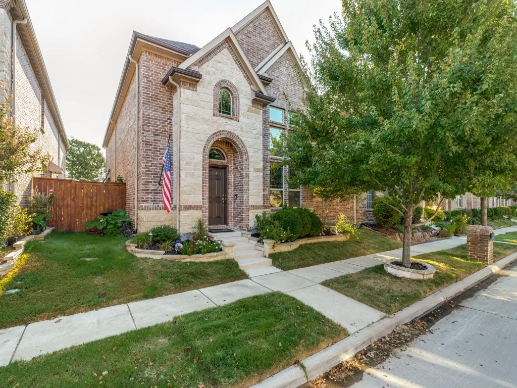 Single Family Residence For Sale in Collin County , 3717 Cobblecreek Drive, Mc Kinney, Texas 75070, 3 Bedroom, 3 Bathroom, 2 Garage spaces, 1,899 Sqft, built in 2015, mls#21382947, Real Estate Agent in Mc Kinney, Homes For Sale in Collin county, Homes For Sale in Mc Kinney, Realtor in Mc Kinney Texas, Real Estate Brokerage Independent Realty Texas, Luminita Cordes Realtor