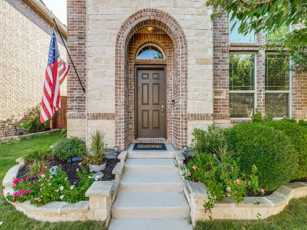 Single Family Residence For Sale in Collin County , 3717 Cobblecreek Drive, Mc Kinney, Texas 75070, 3 Bedroom, 3 Bathroom, 2 Garage spaces, 1,899 Sqft, built in 2015, mls#21382947, Real Estate Agent in Mc Kinney, Homes For Sale in Collin county, Homes For Sale in Mc Kinney, Realtor in Mc Kinney Texas, Real Estate Brokerage Independent Realty Texas, Luminita Cordes Realtor