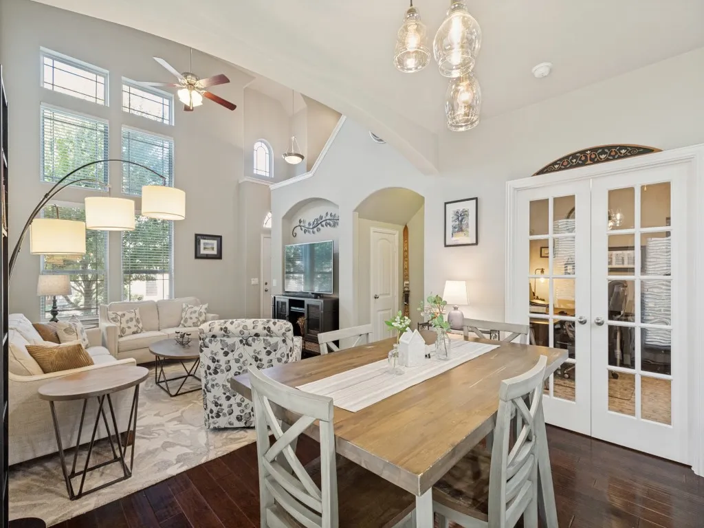 Single Family Residence For Sale in Collin County , 3717 Cobblecreek Drive, Mc Kinney, Texas 75070, 3 Bedroom, 3 Bathroom, 2 Garage spaces, 1,899 Sqft, built in 2015, mls#21382947, Real Estate Agent in Mc Kinney, Homes For Sale in Collin county, Homes For Sale in Mc Kinney, Realtor in Mc Kinney Texas, Real Estate Brokerage Independent Realty Texas, Luminita Cordes Realtor