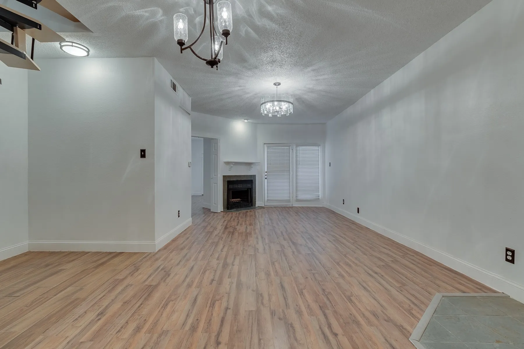 Condominium For Sale in Dallas County , 5550 Spring Valley Road E24, Dallas, Texas 75254, 2 Bedroom, 2 Bathroom, Garage spaces, 1,012 Sqft, built in 1983, mls#21382116, Real Estate Agent in Dallas, Homes For Sale in Dallas county, Homes For Sale in Dallas, Realtor in Dallas Texas, Real Estate Brokerage Independent Realty Texas, Luminita Cordes Realtor