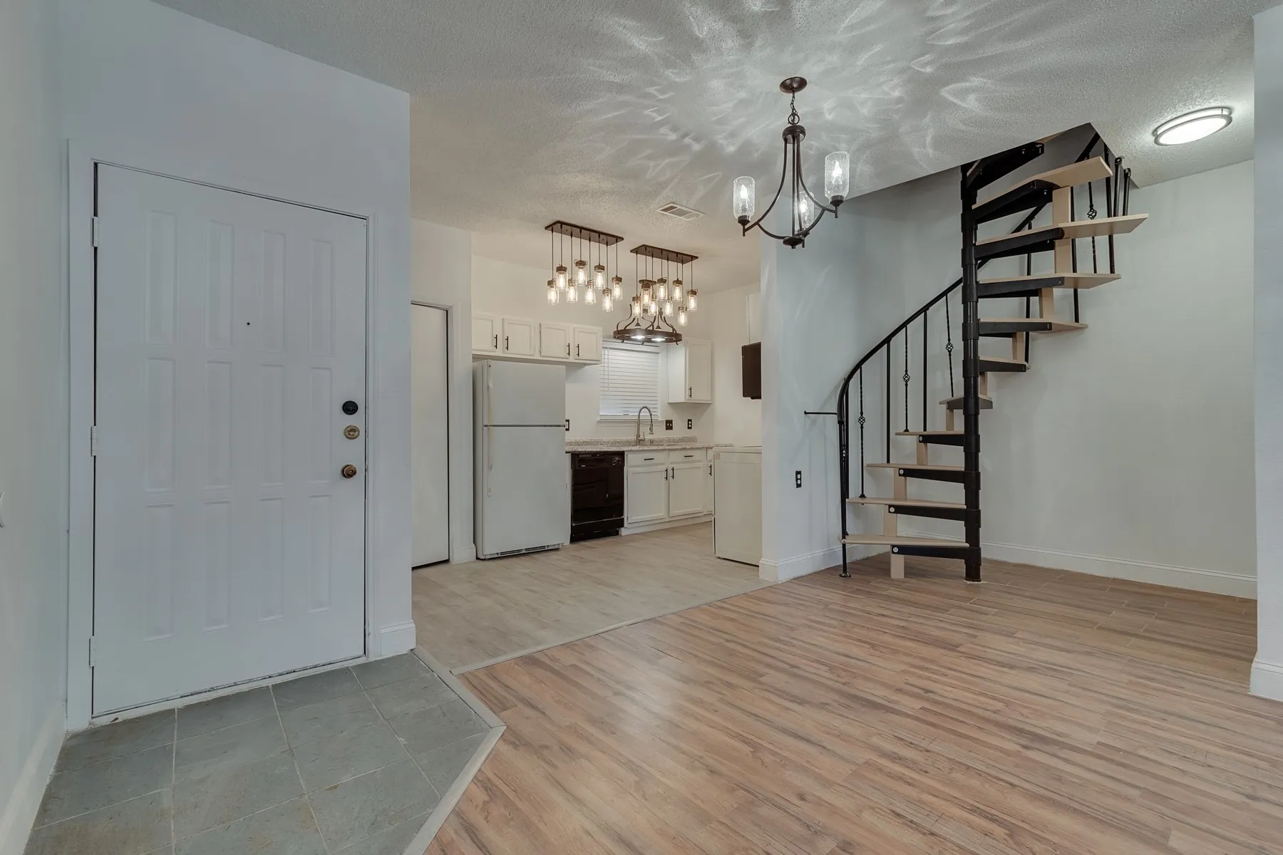 Condominium For Sale in Dallas County , 5550 Spring Valley Road E24, Dallas, Texas 75254, 2 Bedroom, 2 Bathroom, Garage spaces, 1,012 Sqft, built in 1983, mls#21382116, Real Estate Agent in Dallas, Homes For Sale in Dallas county, Homes For Sale in Dallas, Realtor in Dallas Texas, Real Estate Brokerage Independent Realty Texas, Luminita Cordes Realtor