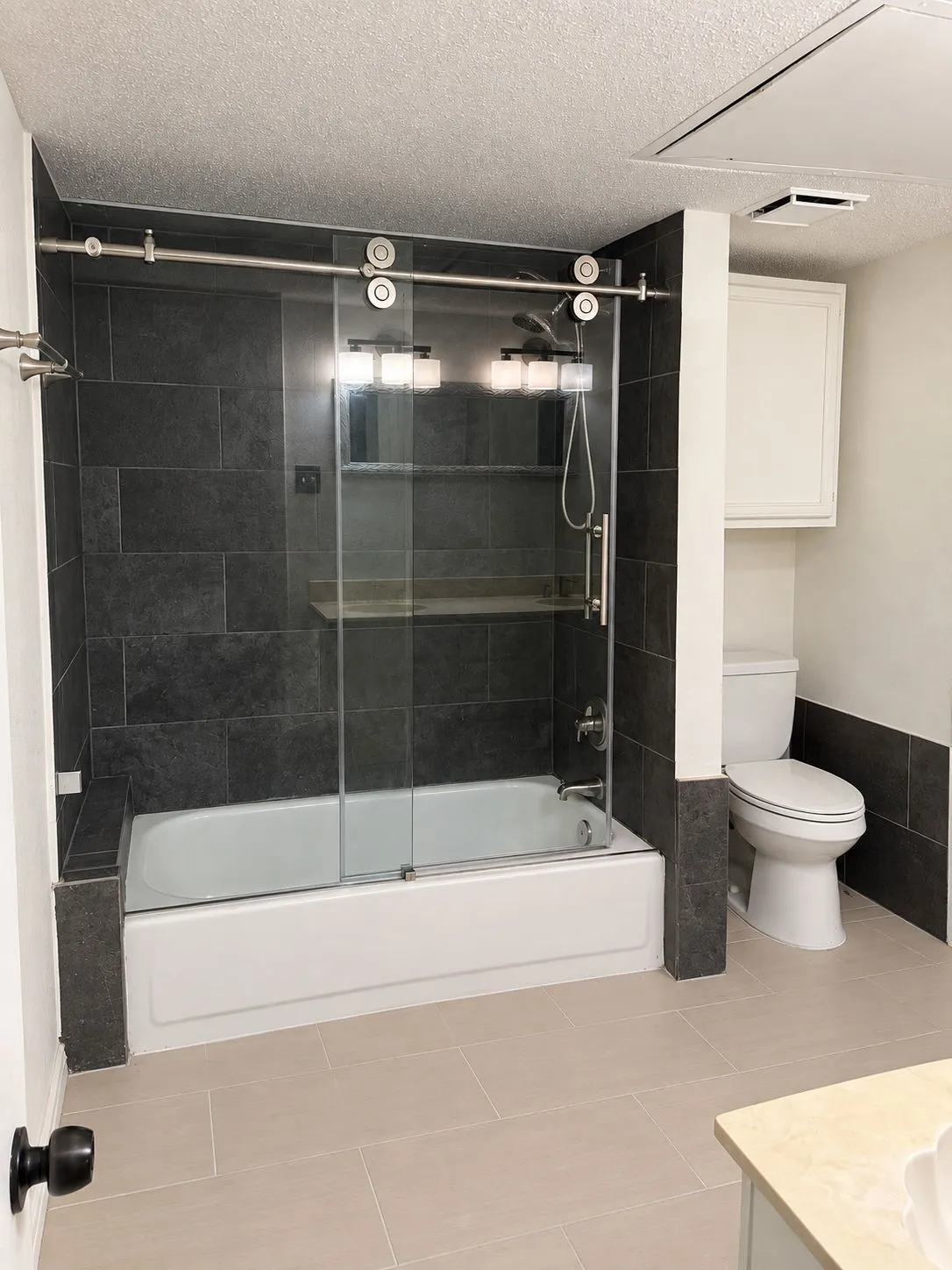 Condominium For Sale in Dallas County , 5550 Spring Valley Road E24, Dallas, Texas 75254, 2 Bedroom, 2 Bathroom, Garage spaces, 1,012 Sqft, built in 1983, mls#21382116, Real Estate Agent in Dallas, Homes For Sale in Dallas county, Homes For Sale in Dallas, Realtor in Dallas Texas, Real Estate Brokerage Independent Realty Texas, Luminita Cordes Realtor