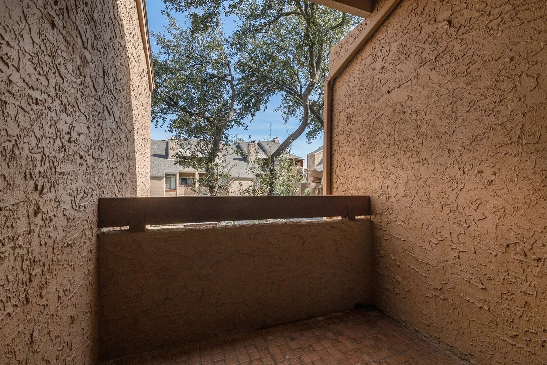 Condominium For Sale in Dallas County , 5550 Spring Valley Road E24, Dallas, Texas 75254, 2 Bedroom, 2 Bathroom, Garage spaces, 1,012 Sqft, built in 1983, mls#21382116, Real Estate Agent in Dallas, Homes For Sale in Dallas county, Homes For Sale in Dallas, Realtor in Dallas Texas, Real Estate Brokerage Independent Realty Texas, Luminita Cordes Realtor