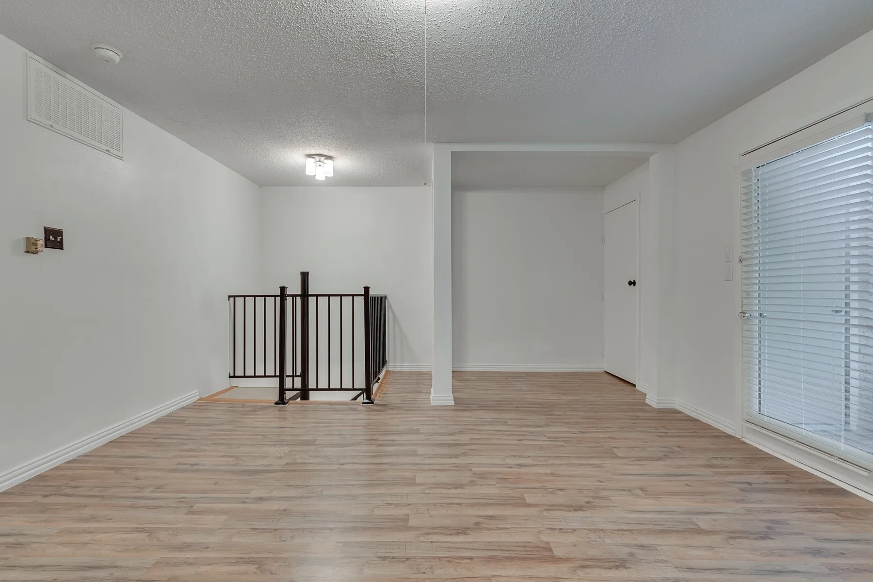 Condominium For Sale in Dallas County , 5550 Spring Valley Road E24, Dallas, Texas 75254, 2 Bedroom, 2 Bathroom, Garage spaces, 1,012 Sqft, built in 1983, mls#21382116, Real Estate Agent in Dallas, Homes For Sale in Dallas county, Homes For Sale in Dallas, Realtor in Dallas Texas, Real Estate Brokerage Independent Realty Texas, Luminita Cordes Realtor