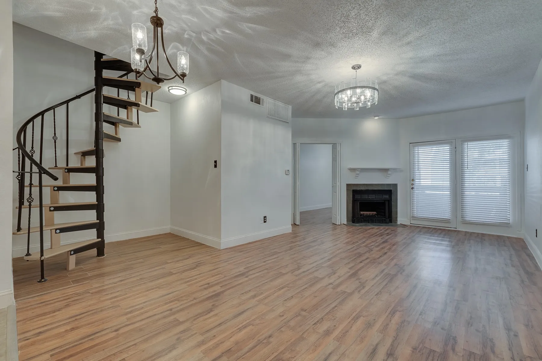 Condominium For Sale in Dallas County , 5550 Spring Valley Road E24, Dallas, Texas 75254, 2 Bedroom, 2 Bathroom, Garage spaces, 1,012 Sqft, built in 1983, mls#21382116, Real Estate Agent in Dallas, Homes For Sale in Dallas county, Homes For Sale in Dallas, Realtor in Dallas Texas, Real Estate Brokerage Independent Realty Texas, Luminita Cordes Realtor