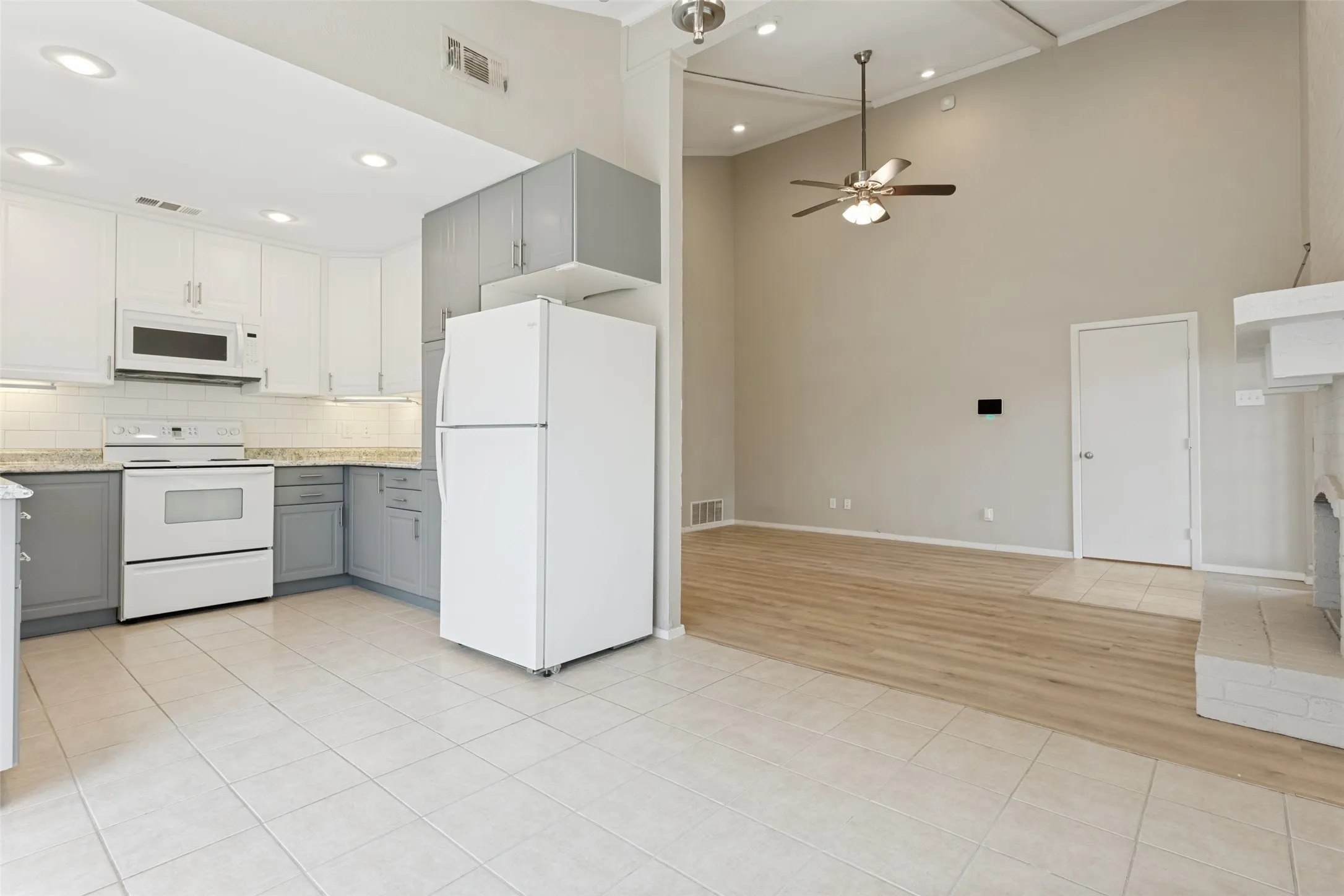 Single Family Residence For Sale in Dallas County , 2117 Oak Brook Drive, Richardson, Texas 75081, 3 Bedroom, 2 Bathroom, 2 Garage spaces, 1,515 Sqft, built in 1974, mls#21383088, Real Estate Agent in Richardson, Homes For Sale in Dallas county, Homes For Sale in Richardson, Realtor in Richardson Texas, Real Estate Brokerage Independent Realty Texas, Luminita Cordes Realtor