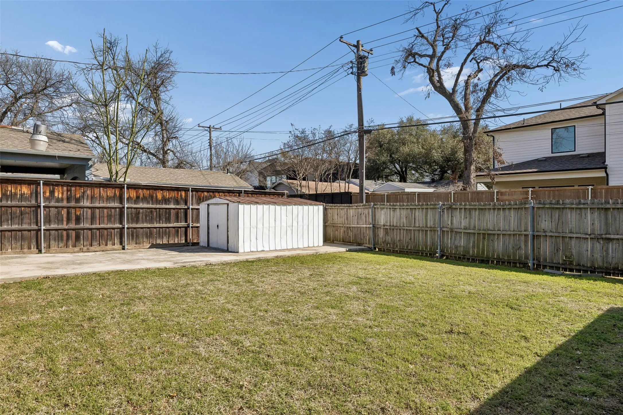 Single Family Residence For Sale in Dallas County , 3708 Davila Drive, Dallas, Texas 75220, 3 Bedroom, 2 Bathroom, Garage spaces, 1,111 Sqft, built in 1950, mls#21379770, Real Estate Agent in Dallas, Homes For Sale in Dallas county, Homes For Sale in Dallas, Realtor in Dallas Texas, Real Estate Brokerage Independent Realty Texas, Luminita Cordes Realtor