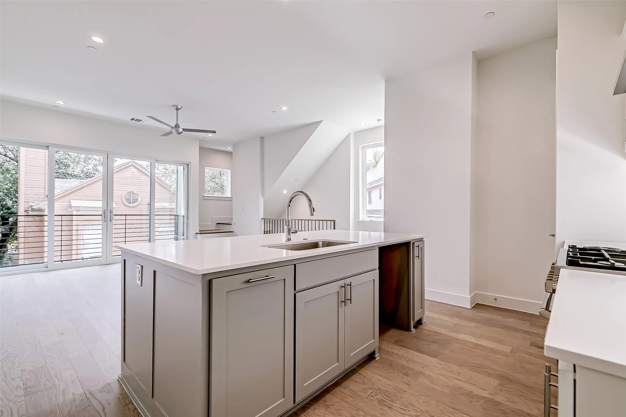 Condominium For Rent in Dallas County , 6028 Lewis Street 202, Dallas, Texas 75206, 2 Bedroom, 3 Bathroom, 2 Garage spaces, 1,500 Sqft, built in 2021, mls#21383156, Real Estate Agent in Dallas, Homes For Rent in Dallas county, Homes For Rent in Dallas, Realtor in Dallas Texas, Real Estate Brokerage Independent Realty Texas, Luminita Cordes Realtor