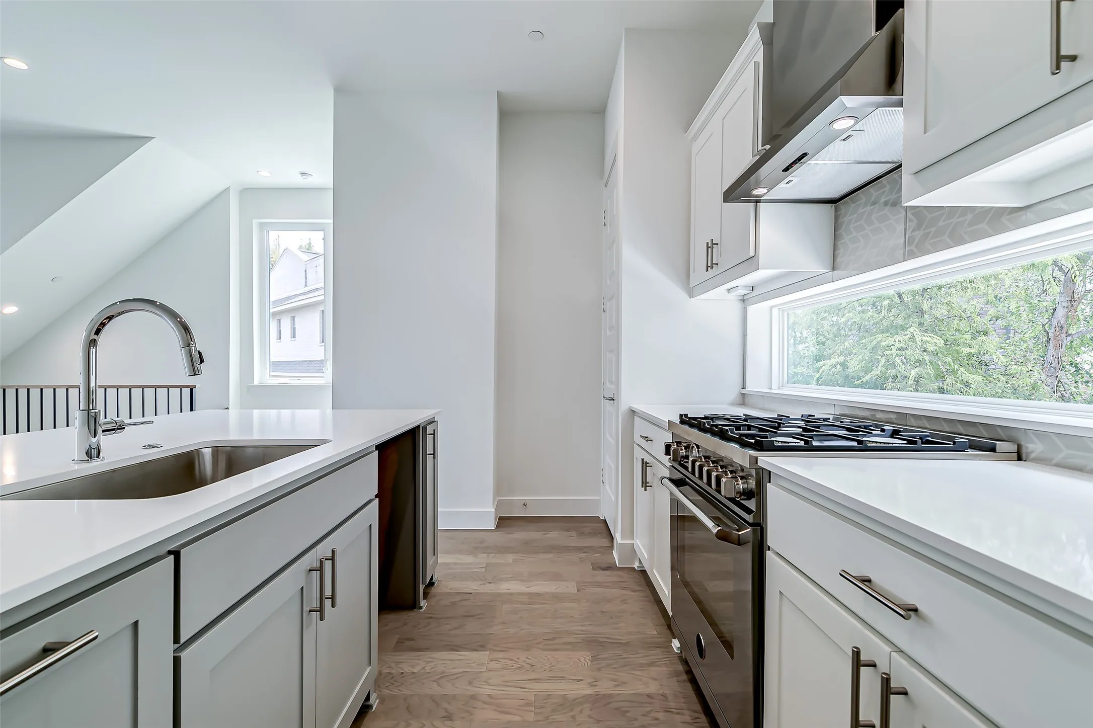 Condominium For Rent in Dallas County , 6028 Lewis Street 202, Dallas, Texas 75206, 2 Bedroom, 3 Bathroom, 2 Garage spaces, 1,500 Sqft, built in 2021, mls#21383156, Real Estate Agent in Dallas, Homes For Rent in Dallas county, Homes For Rent in Dallas, Realtor in Dallas Texas, Real Estate Brokerage Independent Realty Texas, Luminita Cordes Realtor