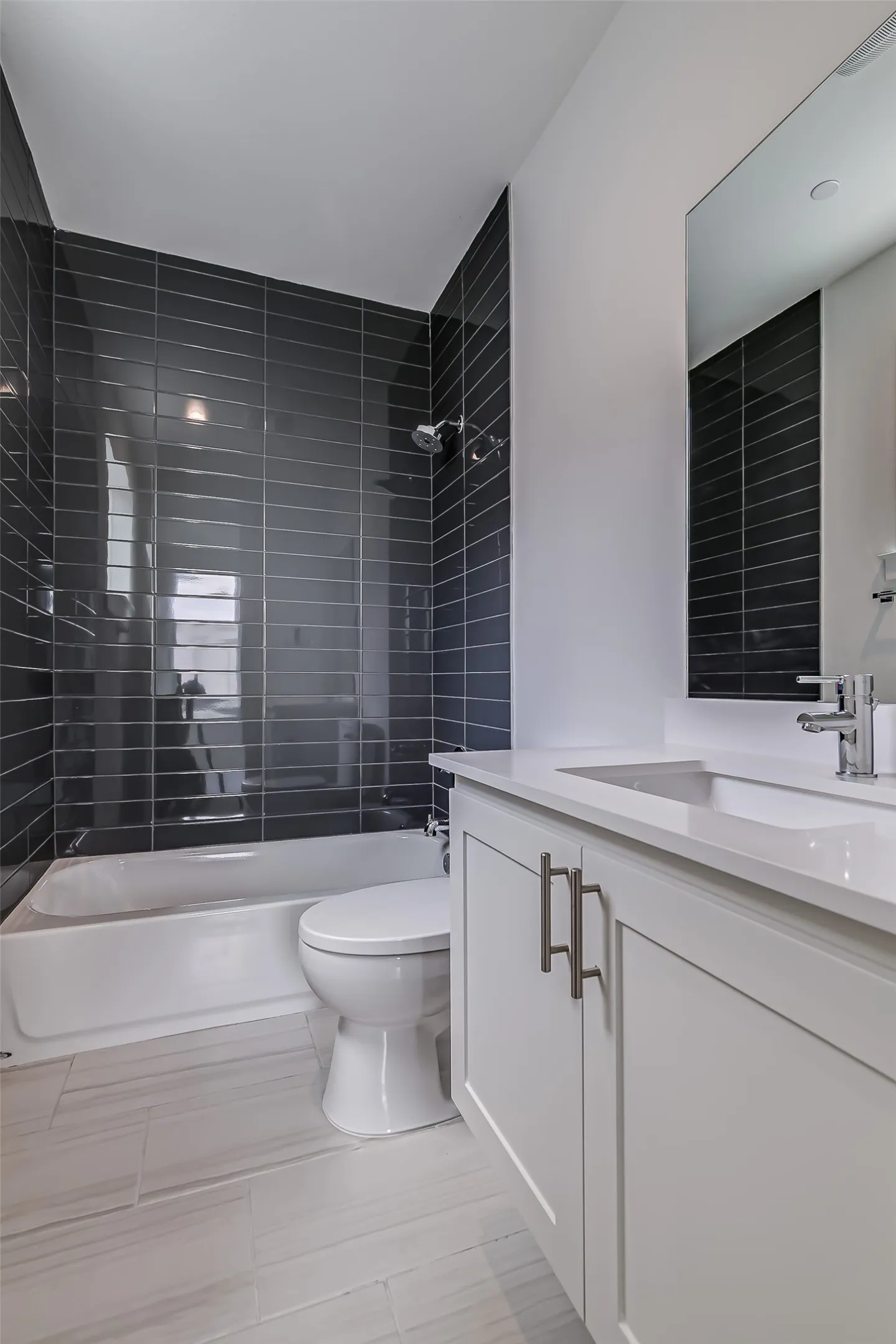 Condominium For Rent in Dallas County , 6028 Lewis Street 202, Dallas, Texas 75206, 2 Bedroom, 3 Bathroom, 2 Garage spaces, 1,500 Sqft, built in 2021, mls#21383156, Real Estate Agent in Dallas, Homes For Rent in Dallas county, Homes For Rent in Dallas, Realtor in Dallas Texas, Real Estate Brokerage Independent Realty Texas, Luminita Cordes Realtor