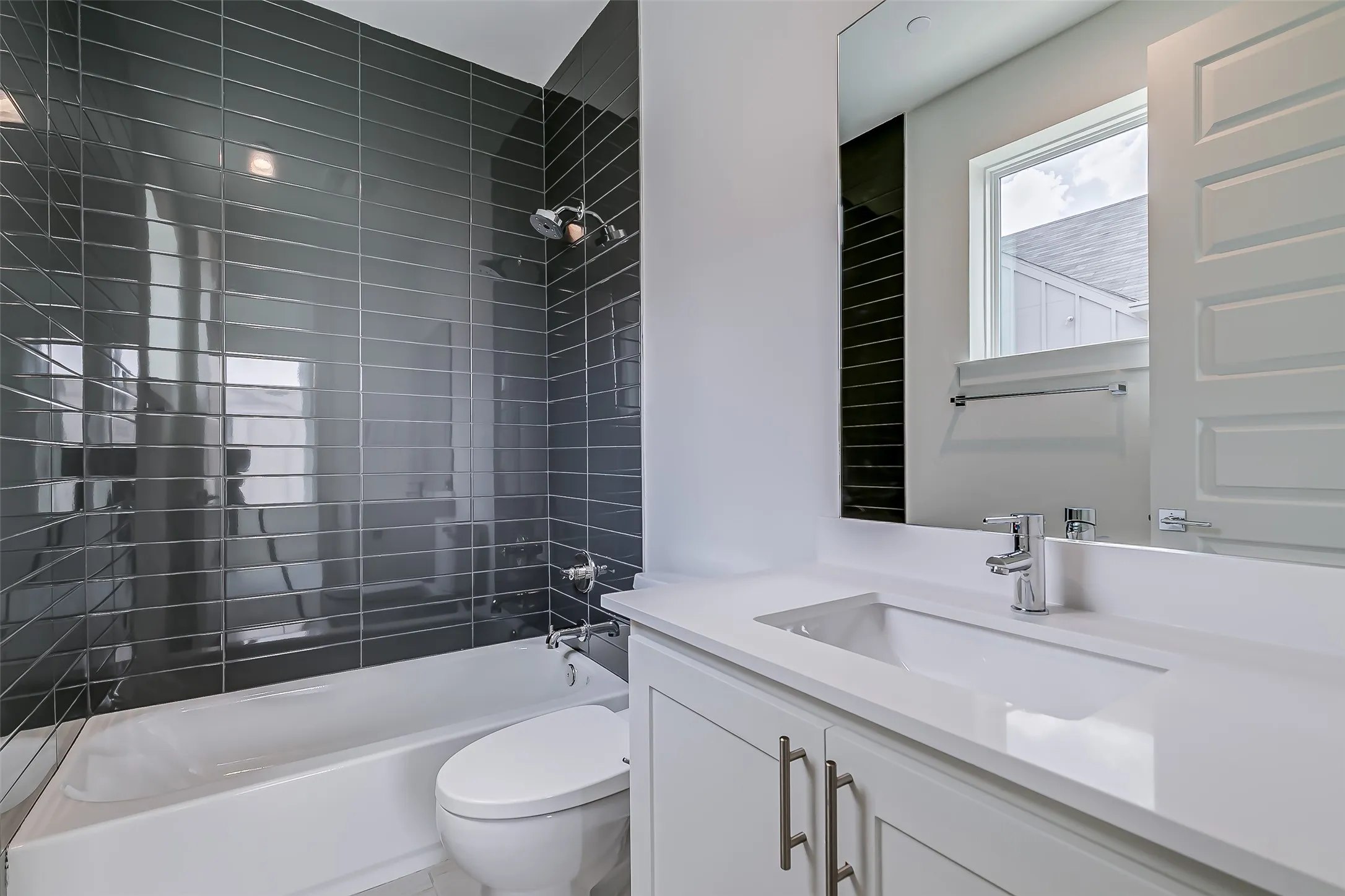 Condominium For Rent in Dallas County , 6028 Lewis Street 202, Dallas, Texas 75206, 2 Bedroom, 3 Bathroom, 2 Garage spaces, 1,500 Sqft, built in 2021, mls#21383156, Real Estate Agent in Dallas, Homes For Rent in Dallas county, Homes For Rent in Dallas, Realtor in Dallas Texas, Real Estate Brokerage Independent Realty Texas, Luminita Cordes Realtor