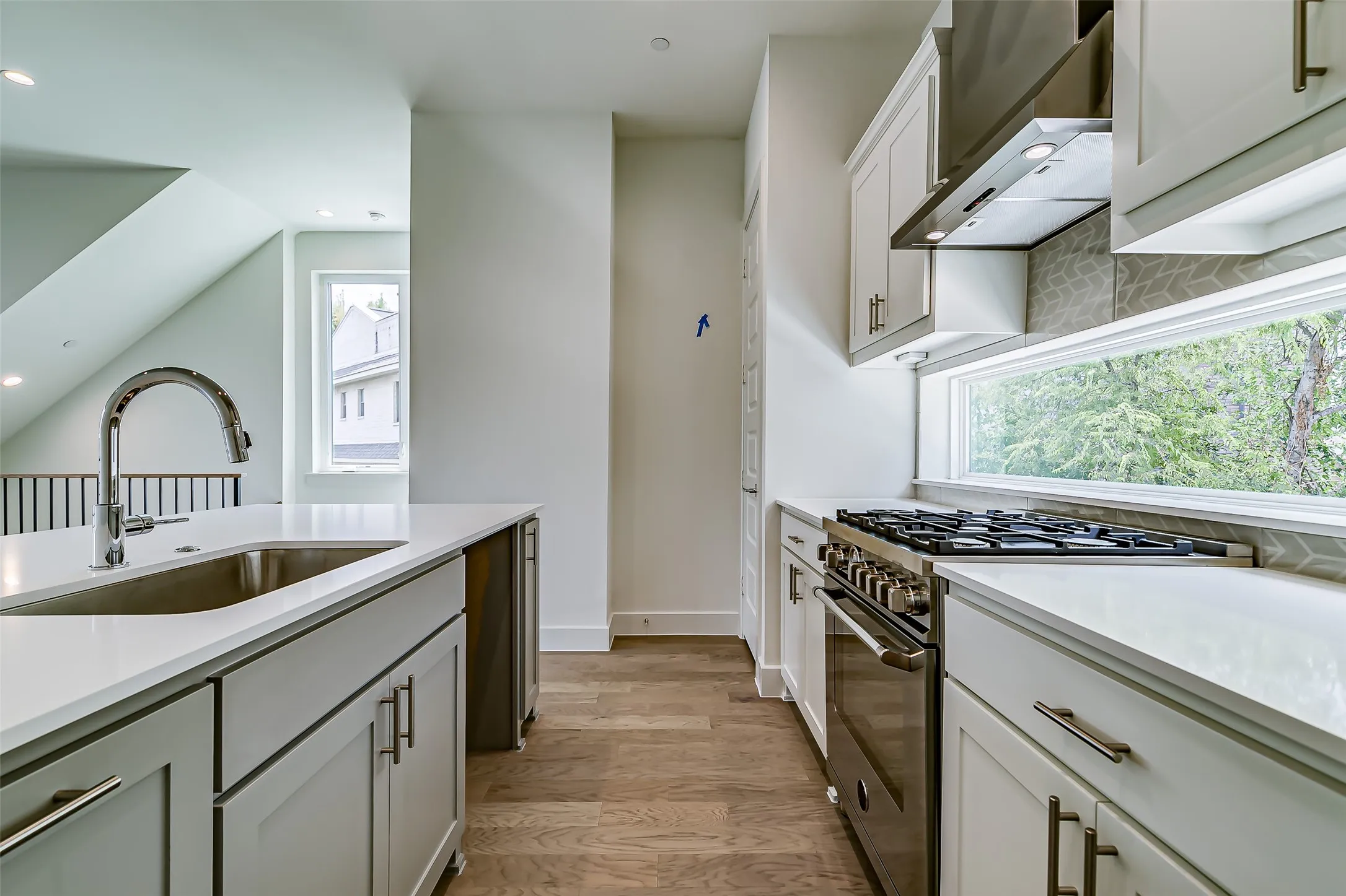 Condominium For Rent in Dallas County , 6028 Lewis Street 202, Dallas, Texas 75206, 2 Bedroom, 3 Bathroom, 2 Garage spaces, 1,500 Sqft, built in 2021, mls#21383156, Real Estate Agent in Dallas, Homes For Rent in Dallas county, Homes For Rent in Dallas, Realtor in Dallas Texas, Real Estate Brokerage Independent Realty Texas, Luminita Cordes Realtor