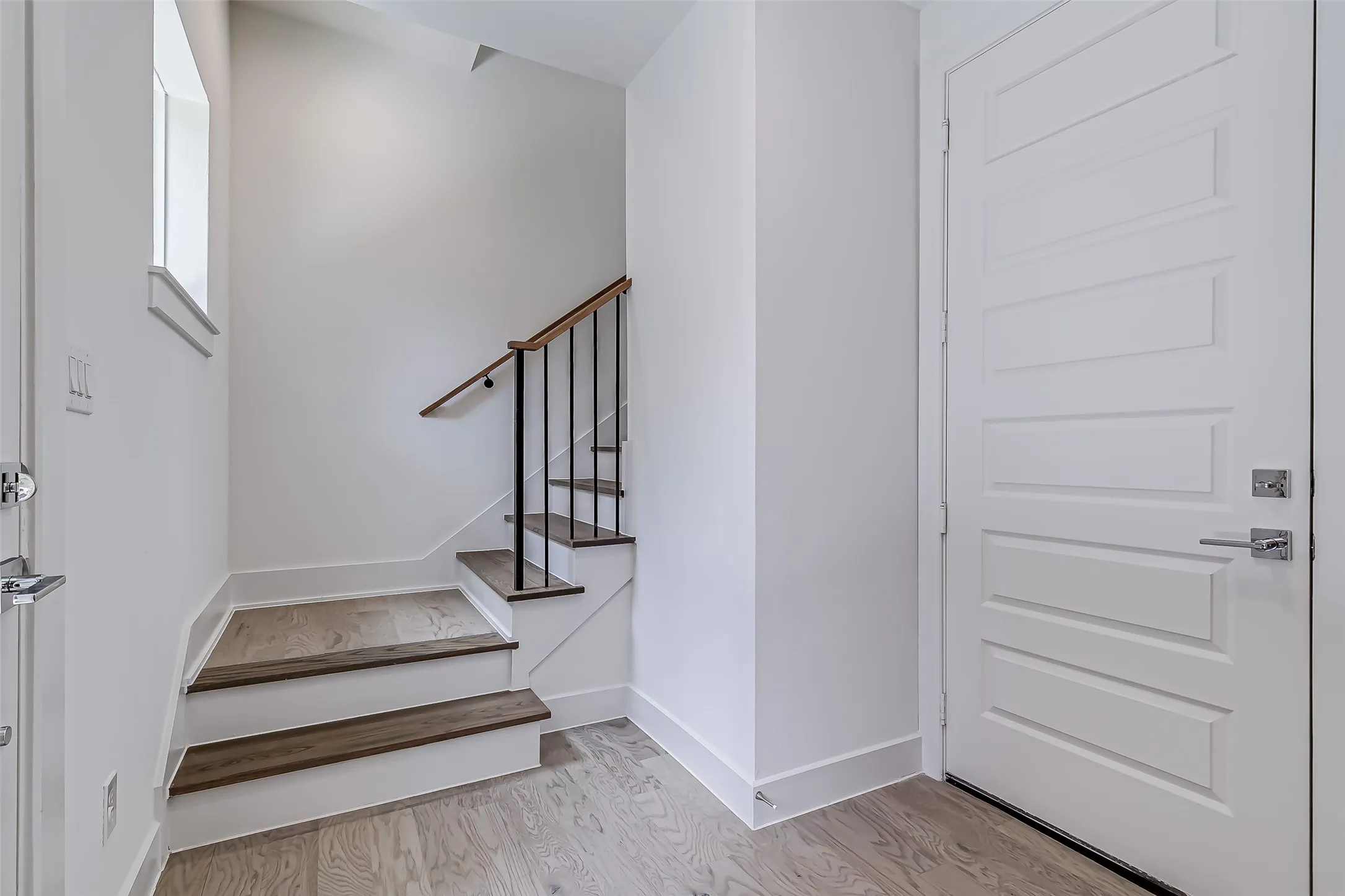 Condominium For Rent in Dallas County , 6028 Lewis Street 202, Dallas, Texas 75206, 2 Bedroom, 3 Bathroom, 2 Garage spaces, 1,500 Sqft, built in 2021, mls#21383156, Real Estate Agent in Dallas, Homes For Rent in Dallas county, Homes For Rent in Dallas, Realtor in Dallas Texas, Real Estate Brokerage Independent Realty Texas, Luminita Cordes Realtor