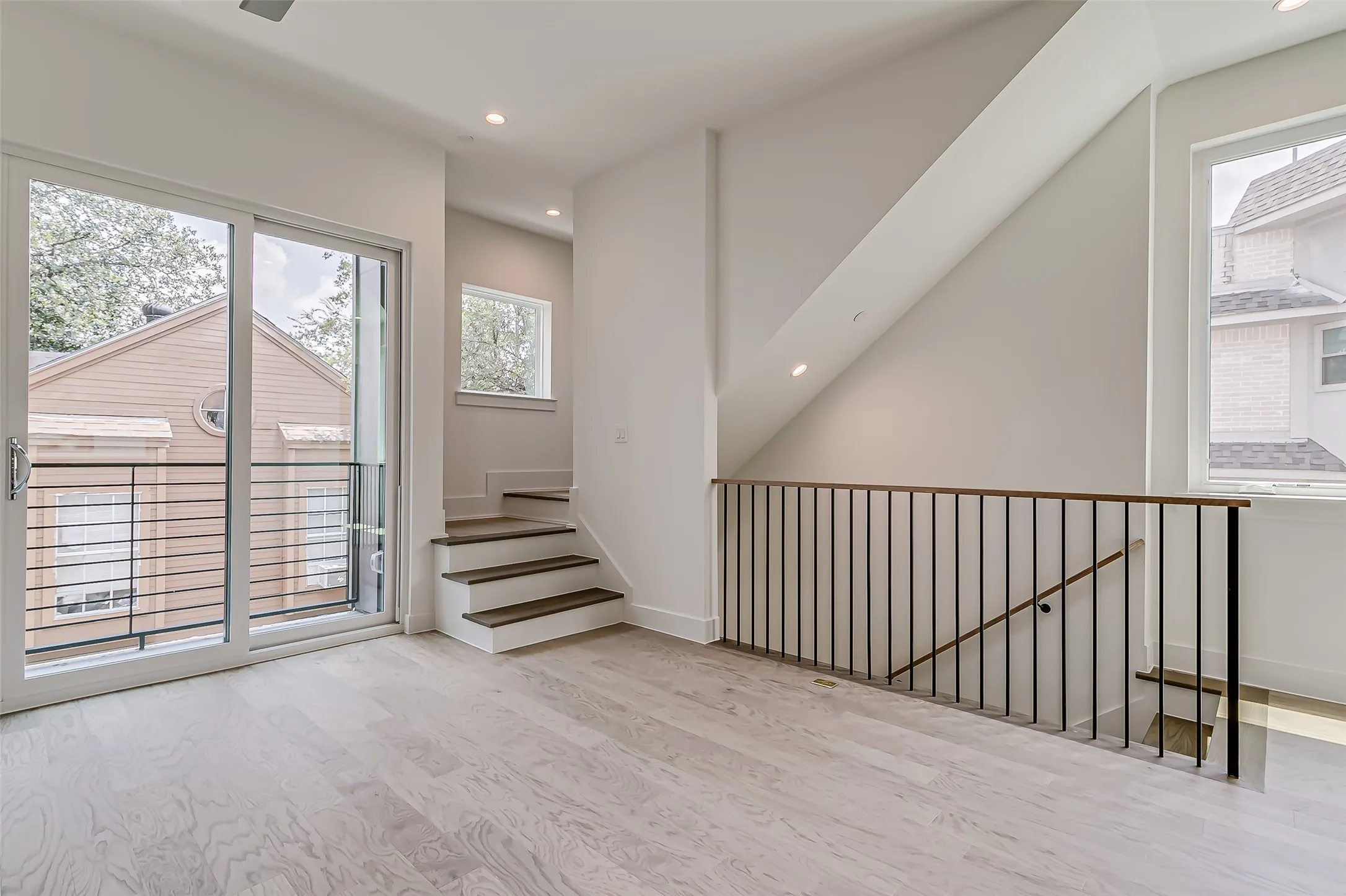 Condominium For Rent in Dallas County , 6028 Lewis Street 202, Dallas, Texas 75206, 2 Bedroom, 3 Bathroom, 2 Garage spaces, 1,500 Sqft, built in 2021, mls#21383156, Real Estate Agent in Dallas, Homes For Rent in Dallas county, Homes For Rent in Dallas, Realtor in Dallas Texas, Real Estate Brokerage Independent Realty Texas, Luminita Cordes Realtor