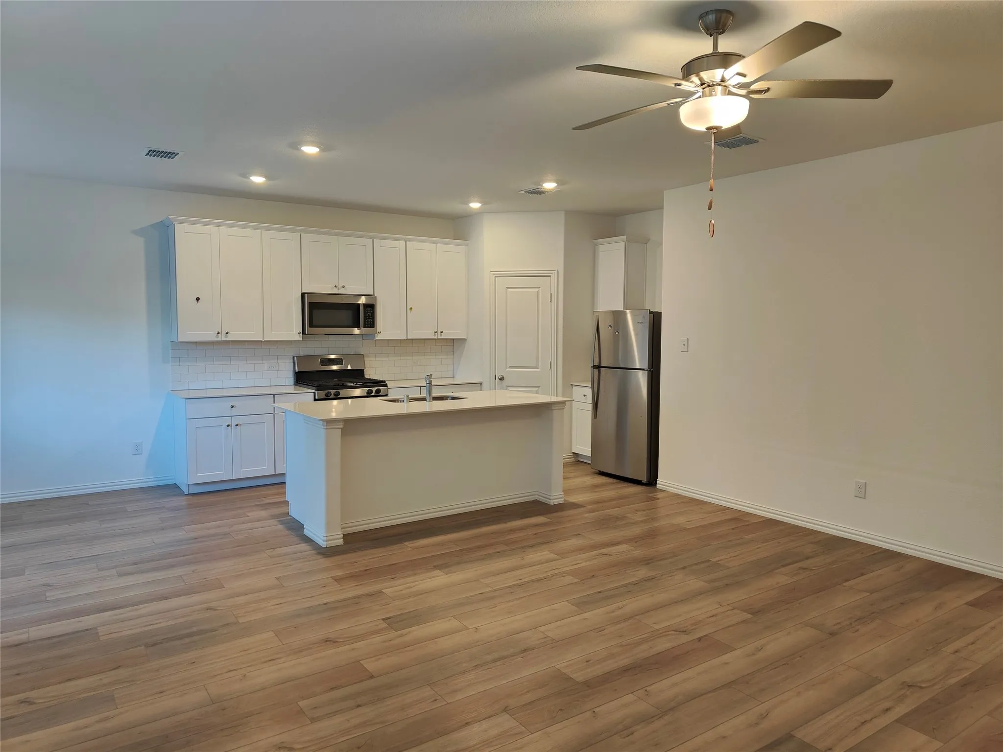 Single Family Residence For Rent in Collin County , 8416 Butterfly Lane, Mc Kinney, Texas 75071, 3 Bedroom, 2 Bathroom, 2 Garage spaces, 1,594 Sqft, built in 2024, mls#21383164, Real Estate Agent in Mc Kinney, Homes For Rent in Collin county, Homes For Rent in Mc Kinney, Realtor in Mc Kinney Texas, Real Estate Brokerage Independent Realty Texas, Luminita Cordes Realtor