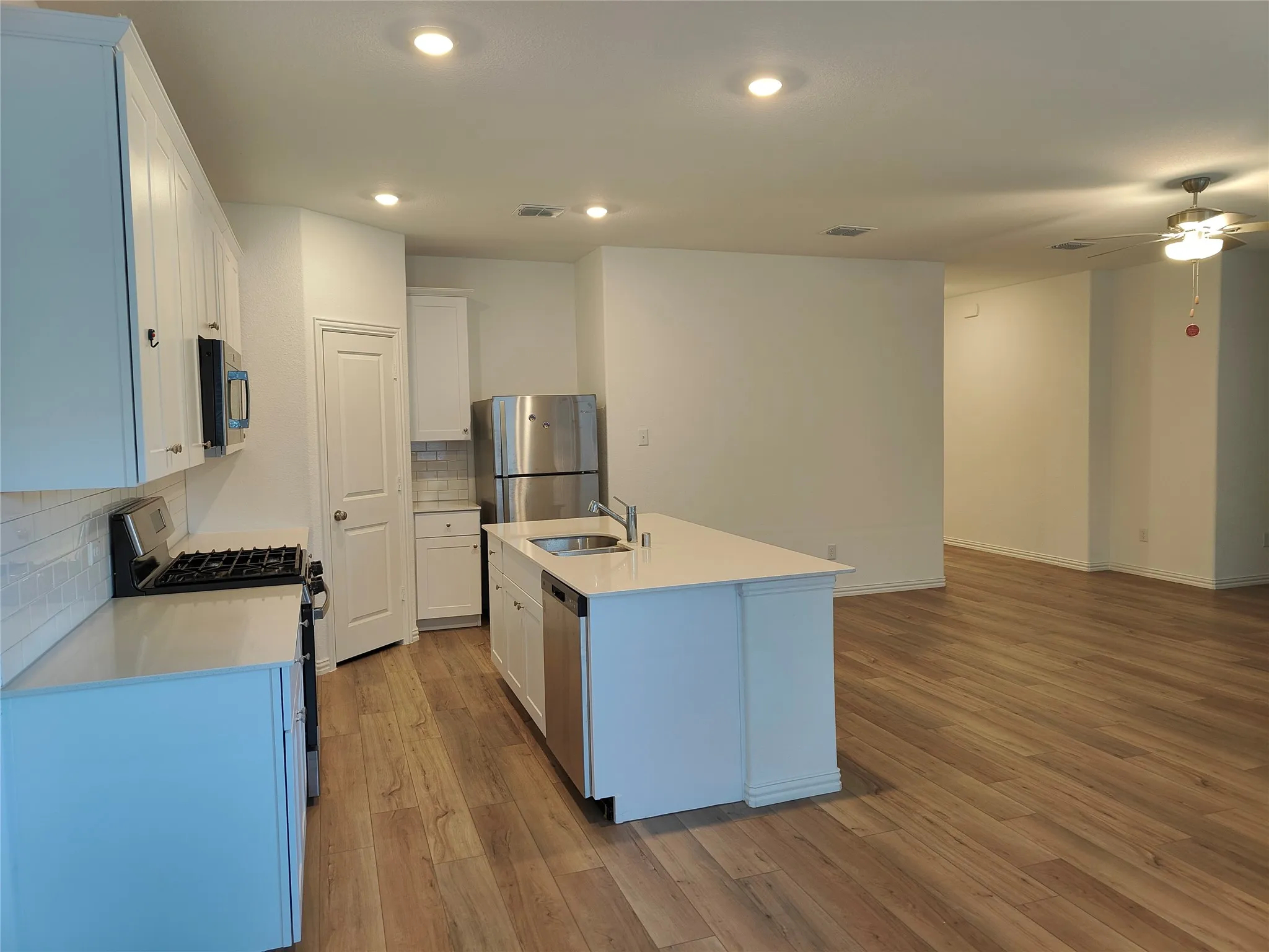 Single Family Residence For Rent in Collin County , 8416 Butterfly Lane, Mc Kinney, Texas 75071, 3 Bedroom, 2 Bathroom, 2 Garage spaces, 1,594 Sqft, built in 2024, mls#21383164, Real Estate Agent in Mc Kinney, Homes For Rent in Collin county, Homes For Rent in Mc Kinney, Realtor in Mc Kinney Texas, Real Estate Brokerage Independent Realty Texas, Luminita Cordes Realtor